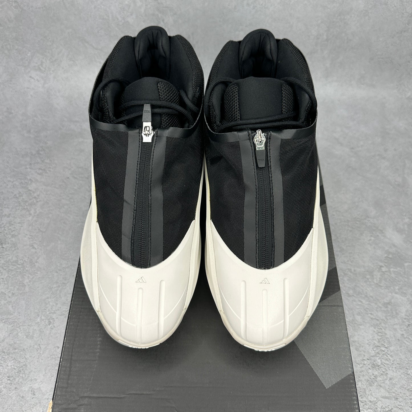 adidas Crazy IIInfinity Chalk VNDS *pre-owned* SIZE 11.5