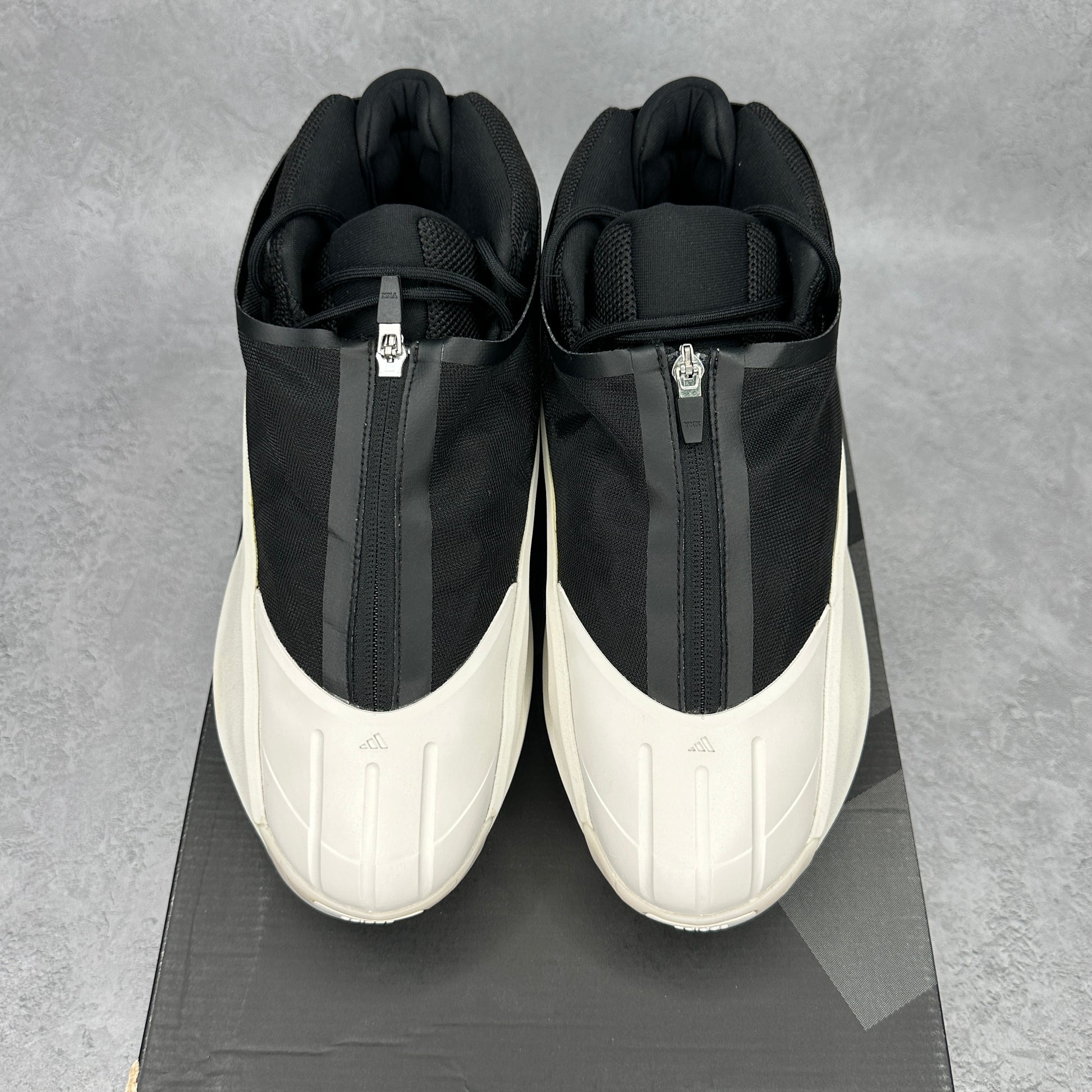 adidas Crazy IIInfinity Chalk VNDS *pre-owned* SIZE 11.5