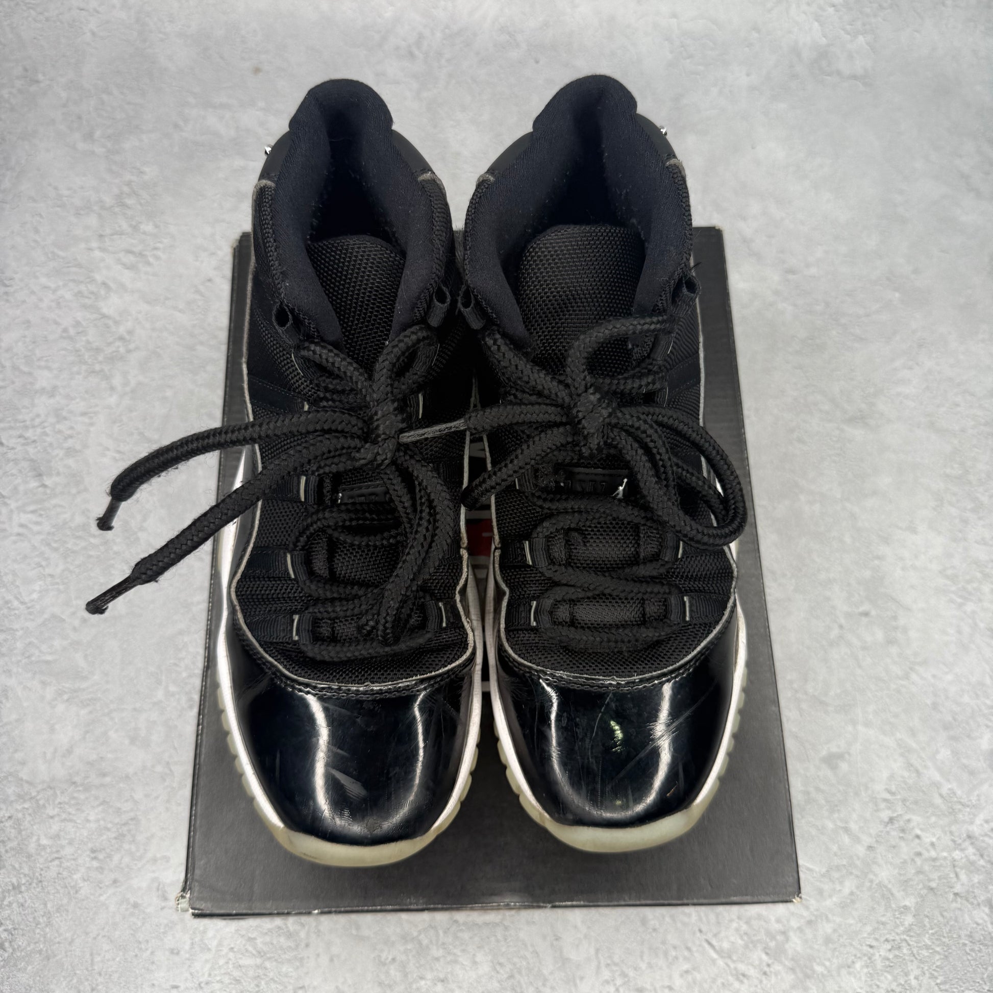 Jordan 11 Retro Jubilee (GS) *pre-owned* SIZE 5Y