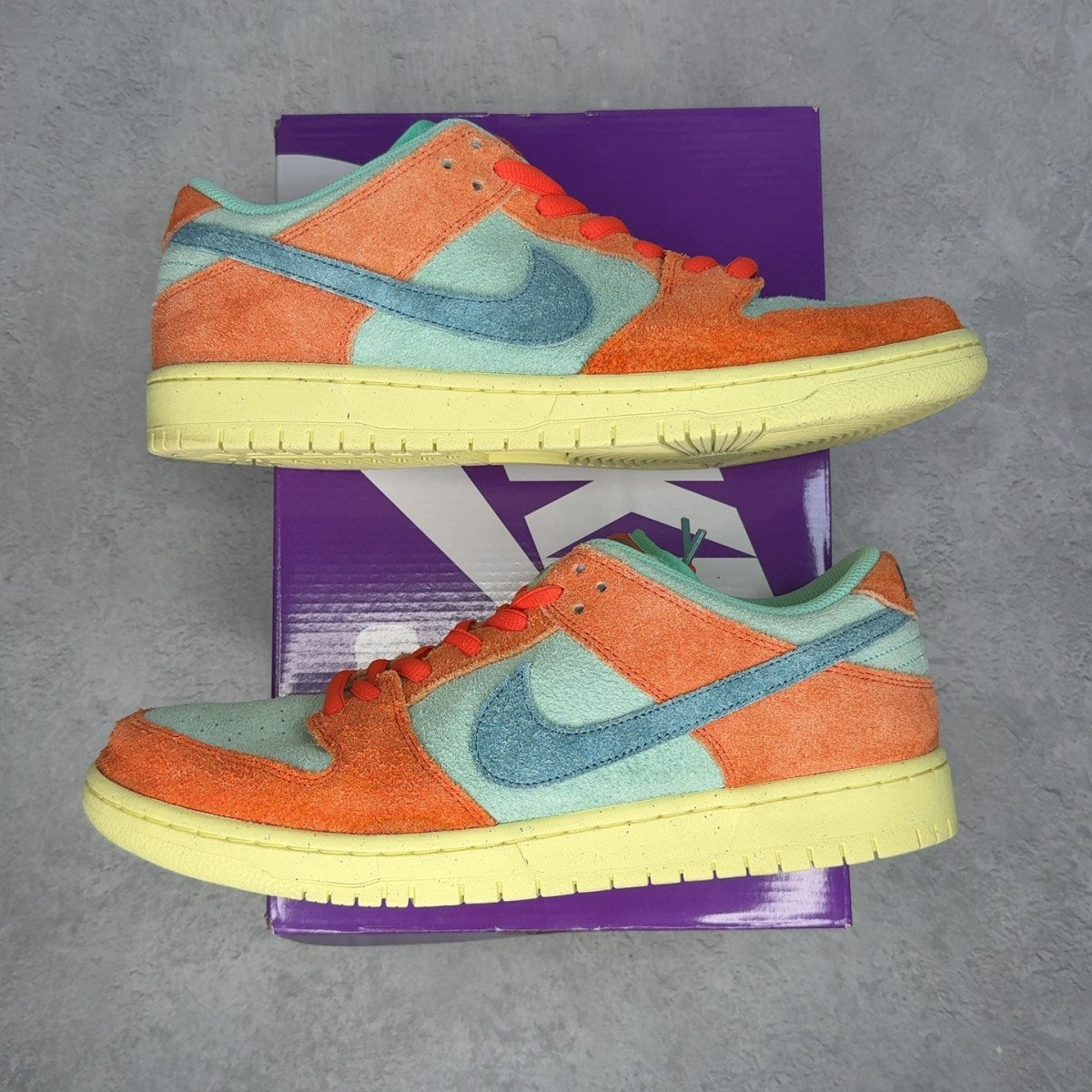 Nike SB Dunk Low Orange Emerald Rise - Image 1