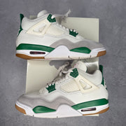 Jordan 4 Retro SB Pine Green *pre-owned* SIZE 9.5