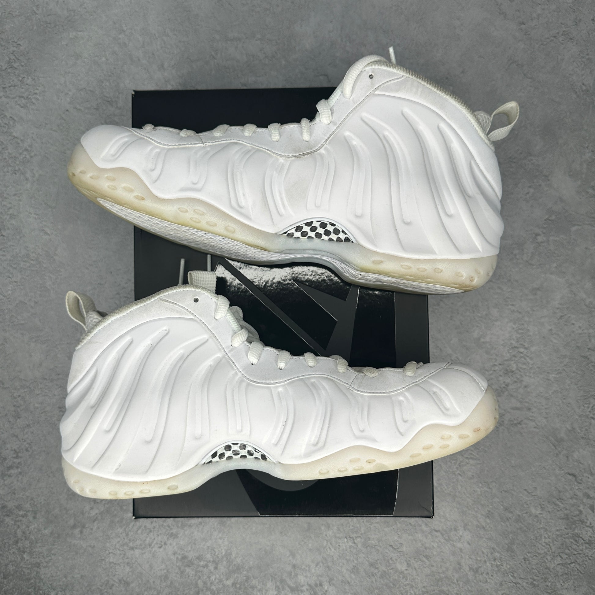 Nike Air Foamposite One Triple White *pre-owned* SIZE 10