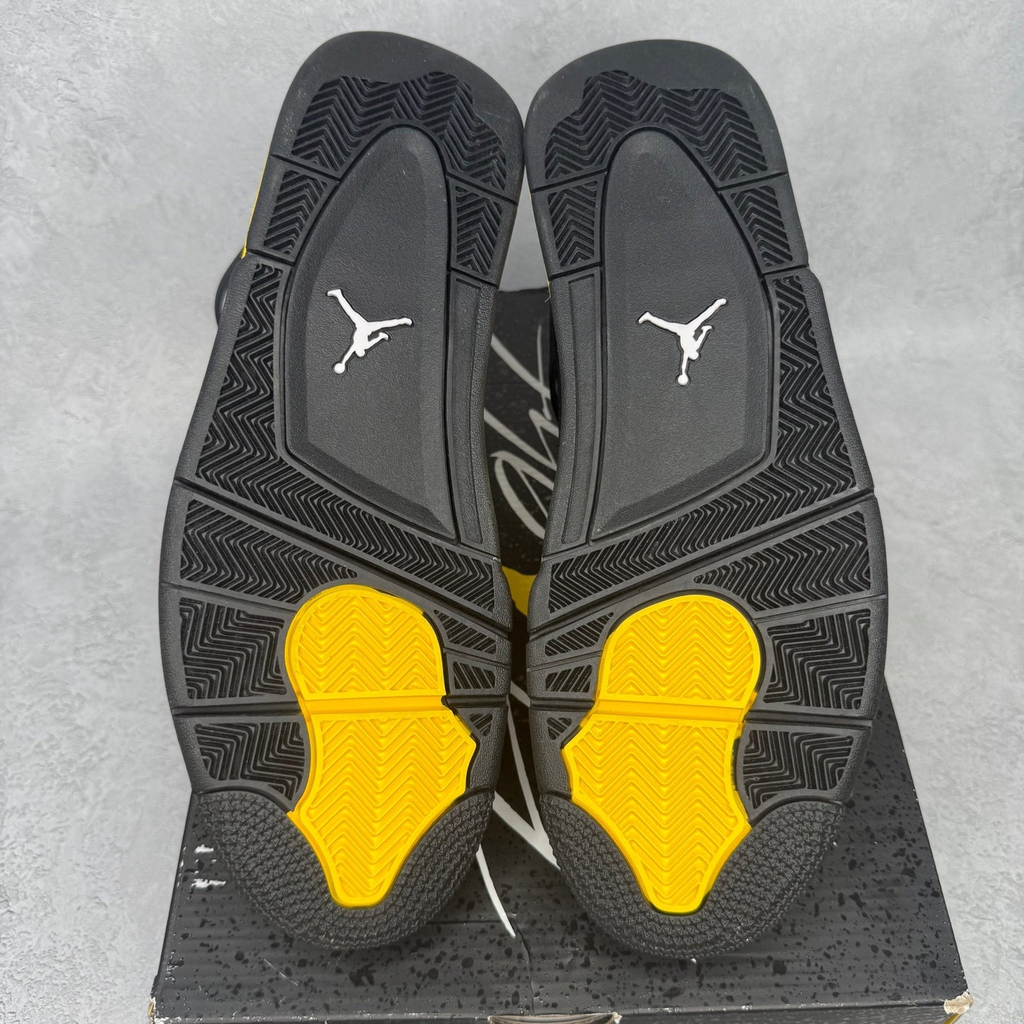 Jordan 4 Retro Thunder (2023) - Kicks Collective PA - Jordan - DH6927 - 017 - Men's Shoes - 12.5M/14W - Brand New