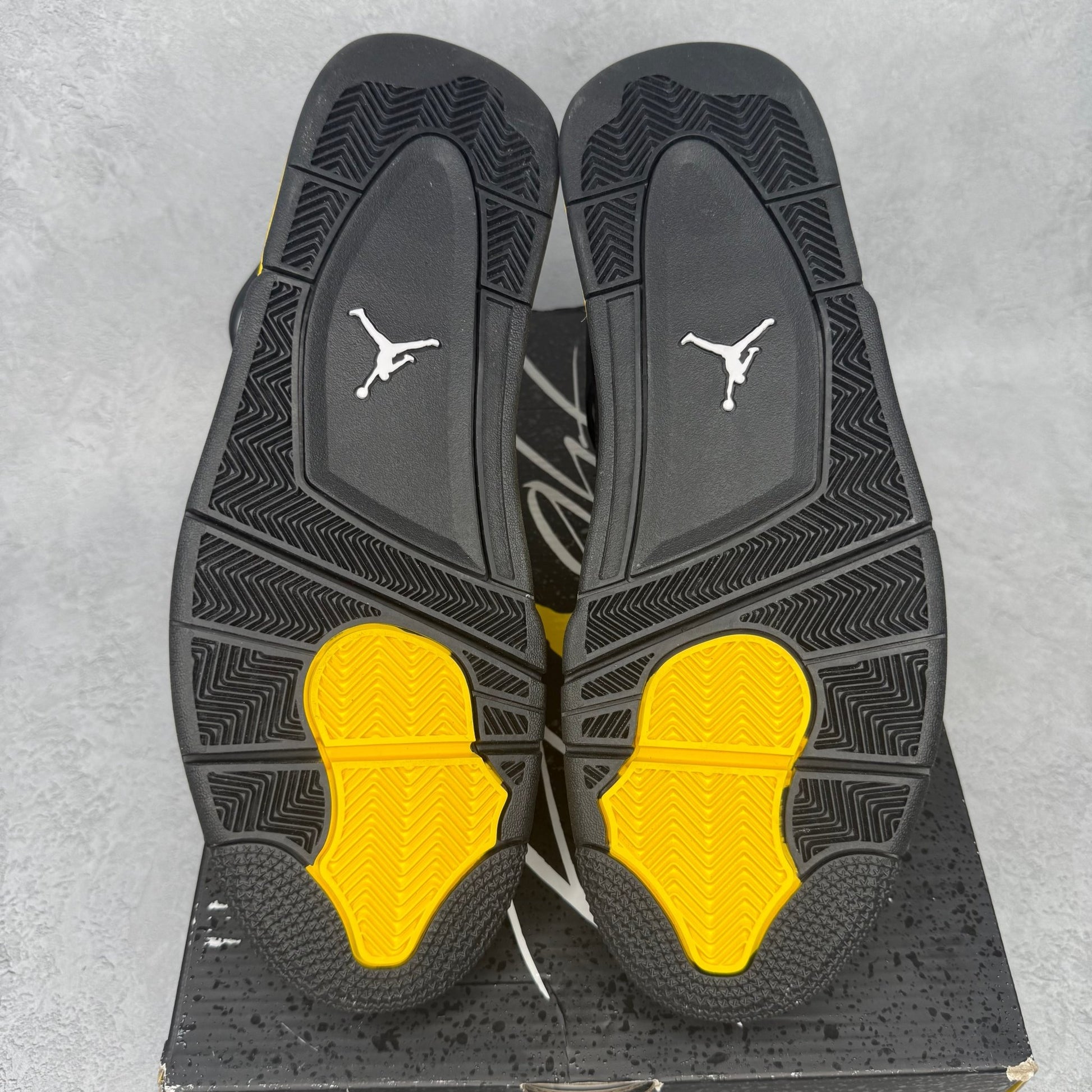 Jordan 4 Retro Thunder (2023) - Kicks Collective PA - Jordan - DH6927 - 017 - Men's Shoes - 12.5M/14W - Brand New