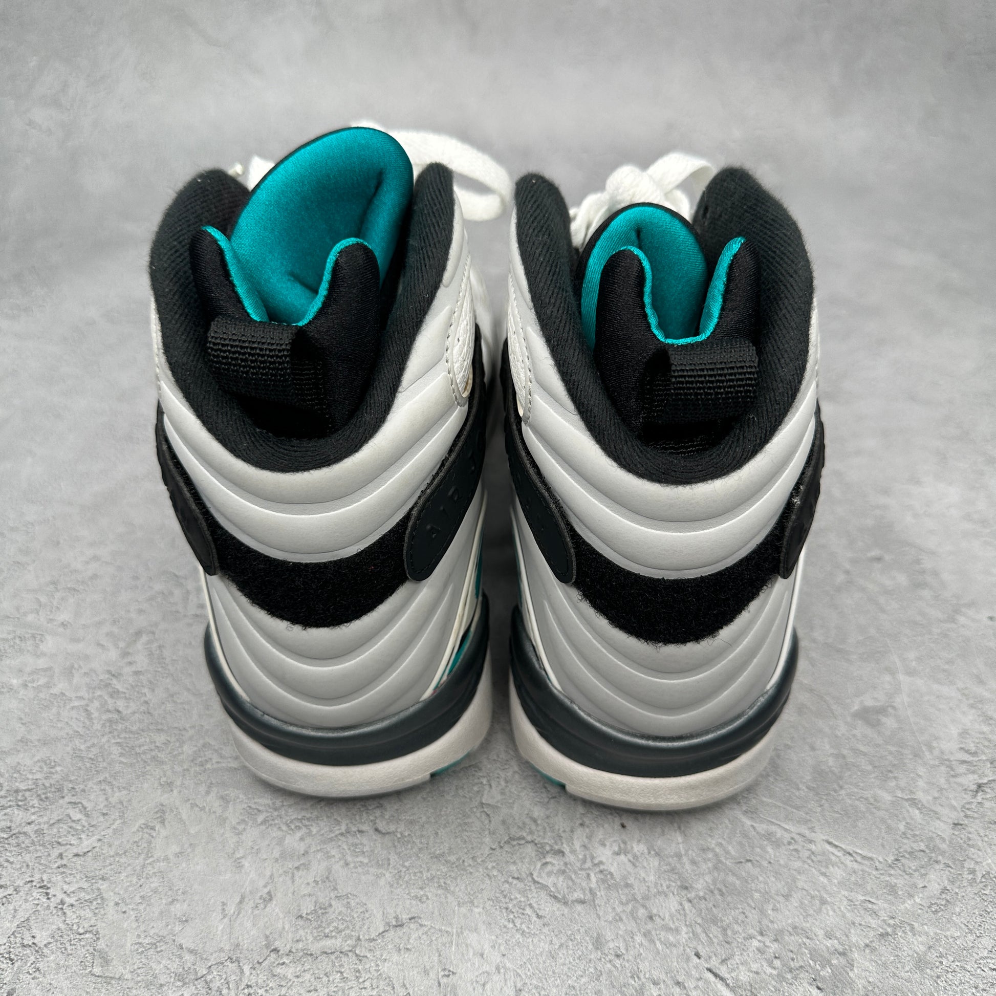 Jordan 8 Retro South Beach *pre-owned* SIZE 8