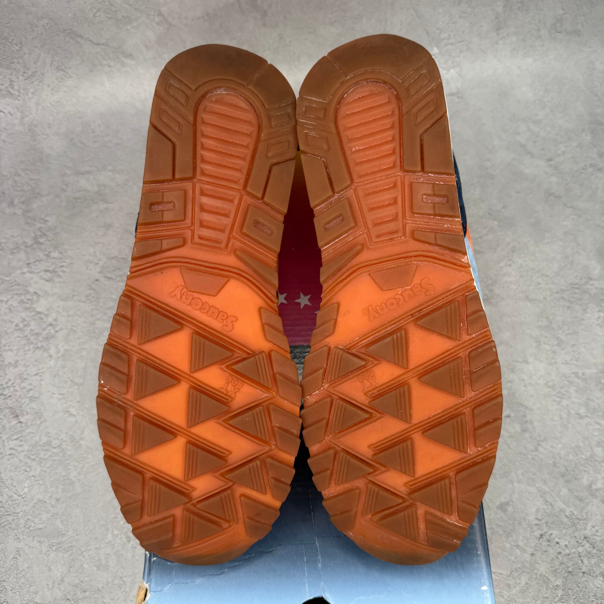 Saucony Shadow Master UBIQ Atlantic Tide *pre-owned* SIZE 10.5