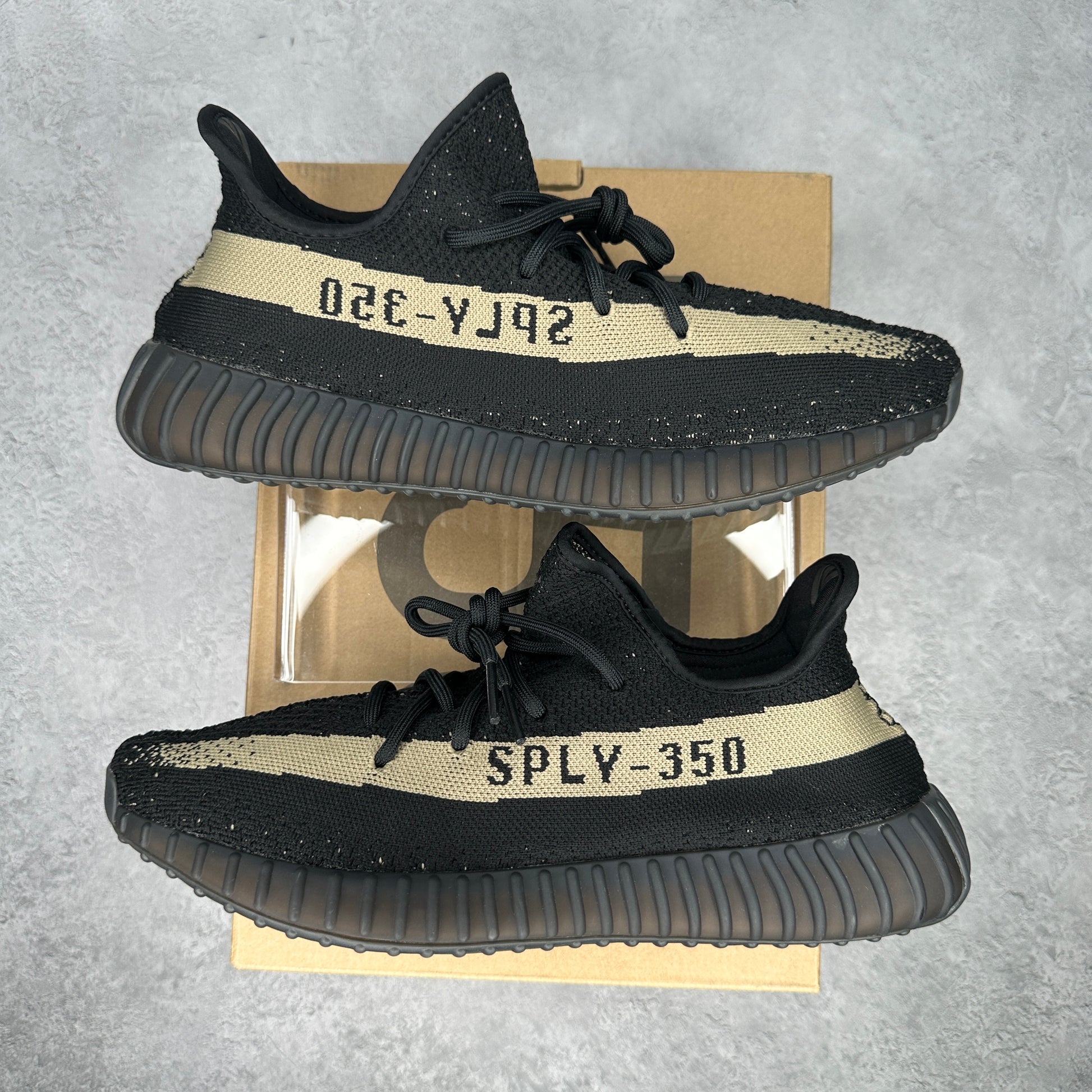adidas Yeezy Boost 350 V2 Core Black Green VNDS *pre-owned* SIZE 12
