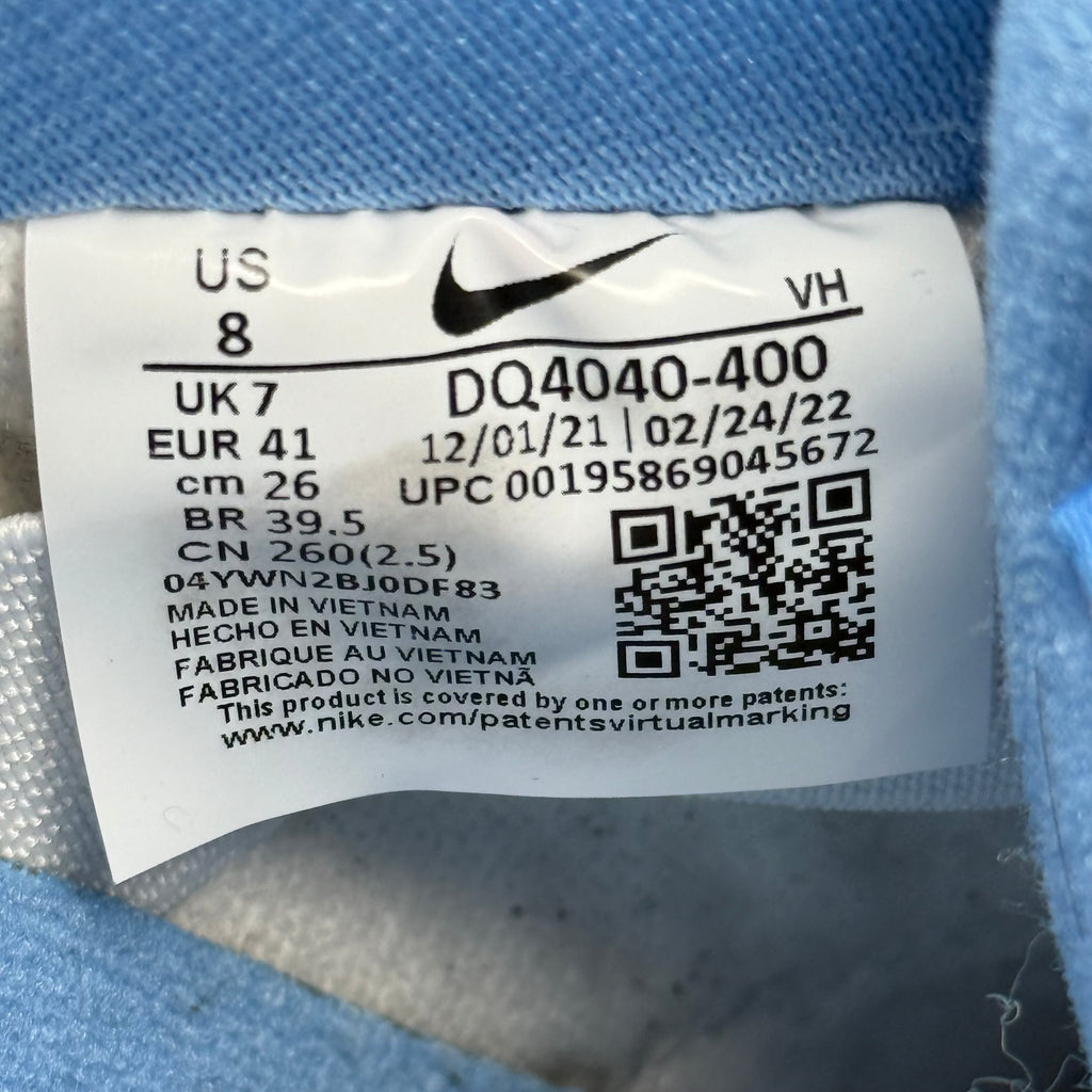 Nike SB Dunk Low Philadelphia Phillies *pre-owned* SIZE 8