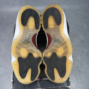 Jordan 11 Retro 72-10 pre-owned size 9.5