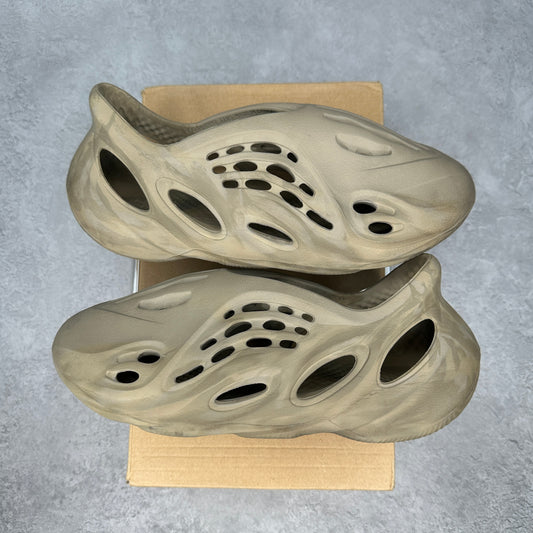 adidas Yeezy Foam RNNR Stone Sage *pre-owned* SIZE 11