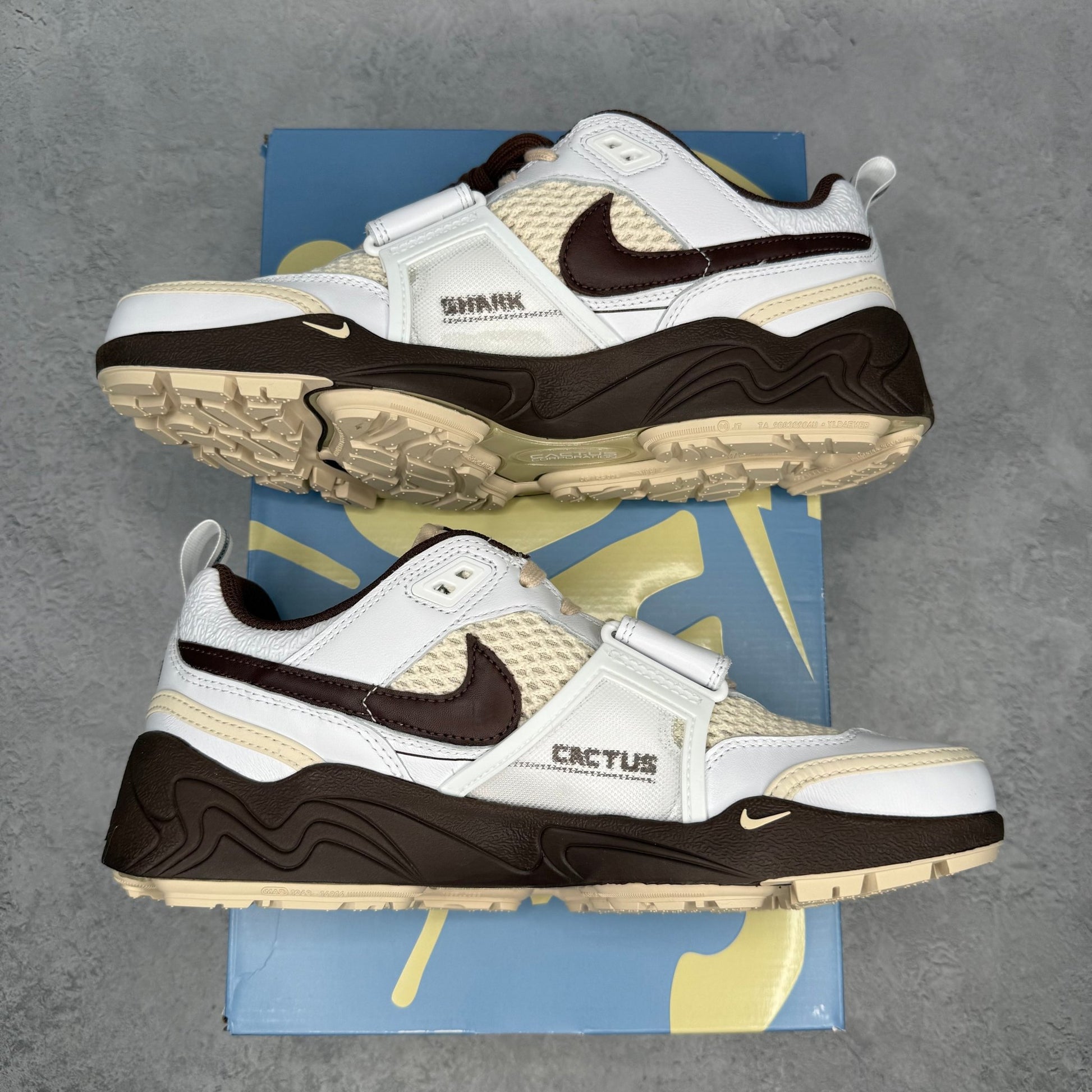 Nike Zoom Field Jaxx Travis Scott Light Chocolate - Kicks Collective PA - Nike - HQ3073-100 - Men's Shoes - 9.5M/11W - Brand New