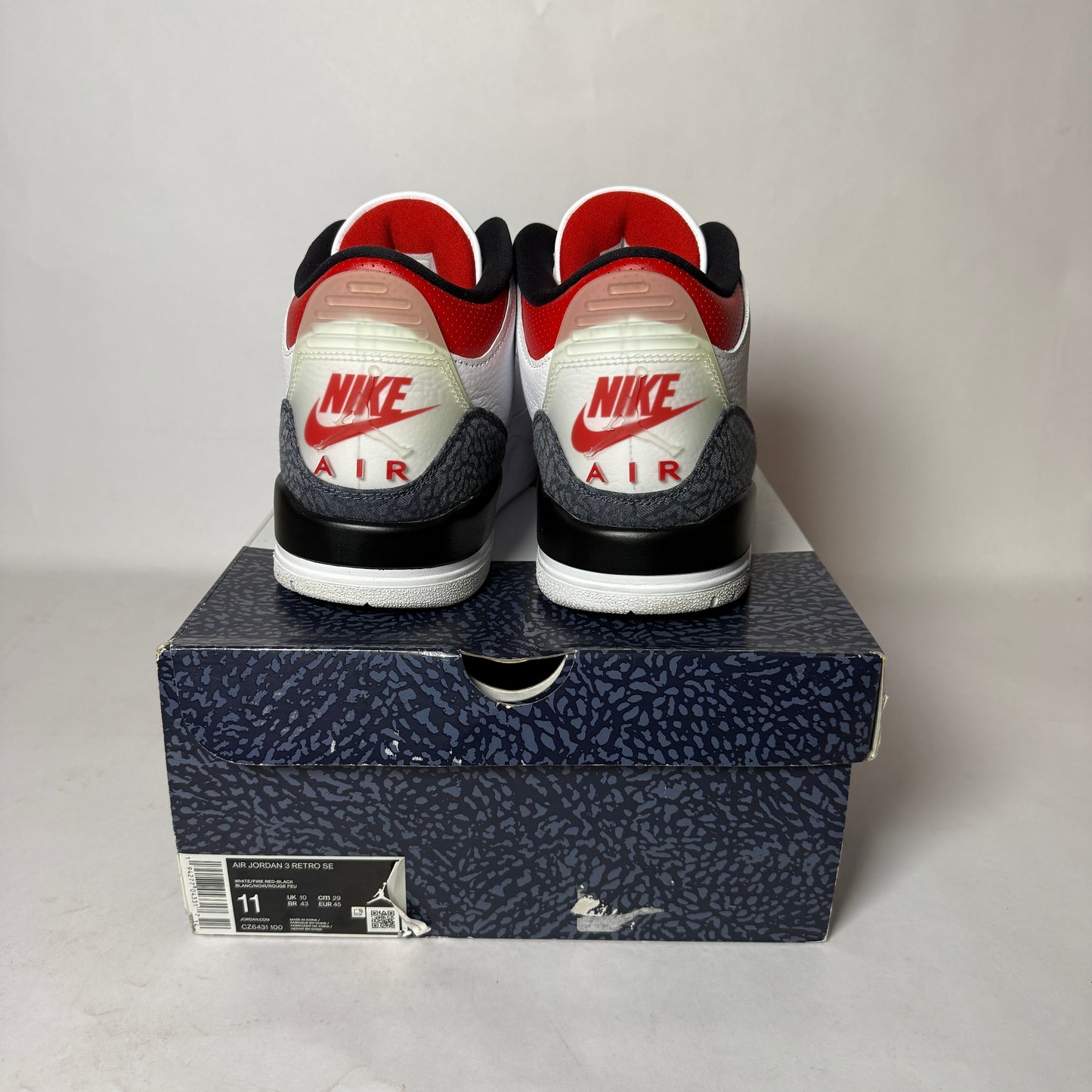 Jordan 3 Retro Fire Red Denim *pre-owned* (SIZE 11)