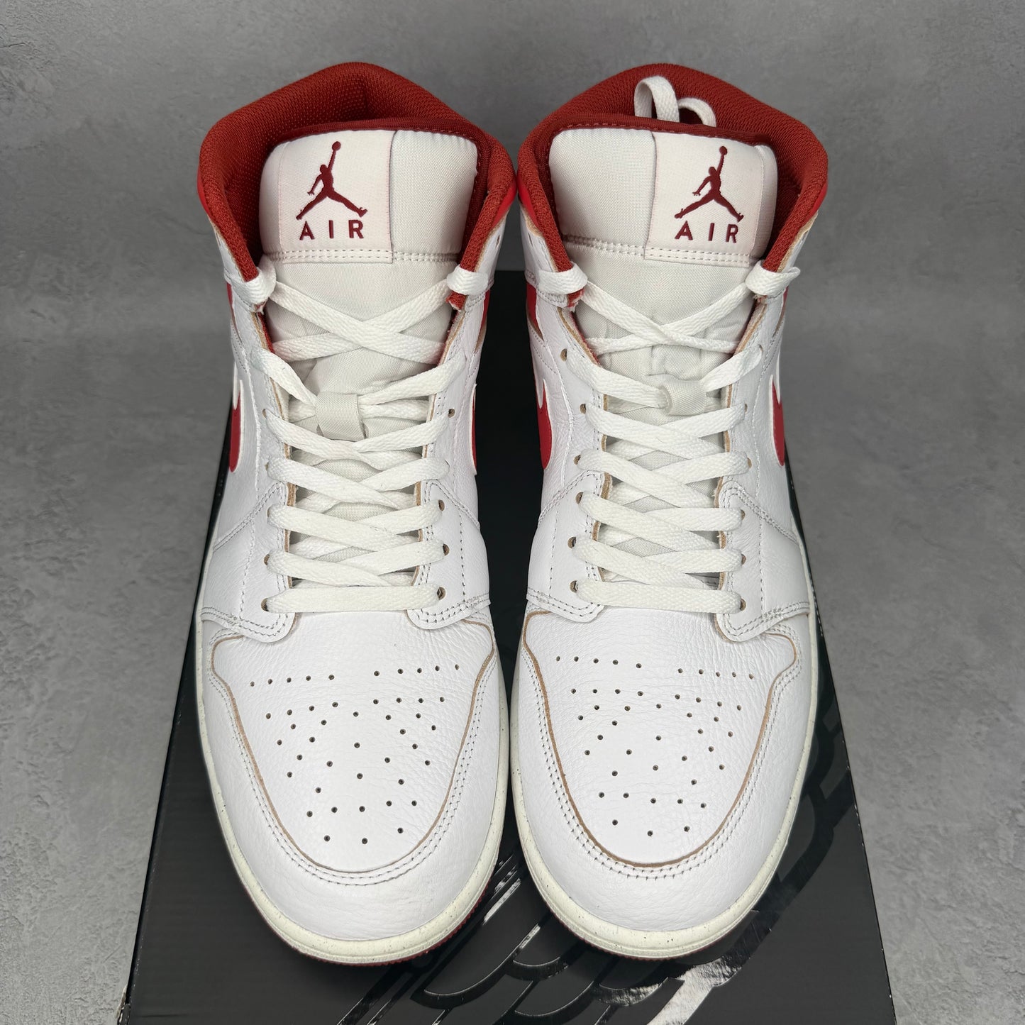 Jordan 1 Mid SE Dune Red *pre-owned* SIZE 13