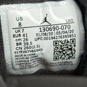 Jordan 12 Retro Black University Gold *pre-owned* SIZE 8