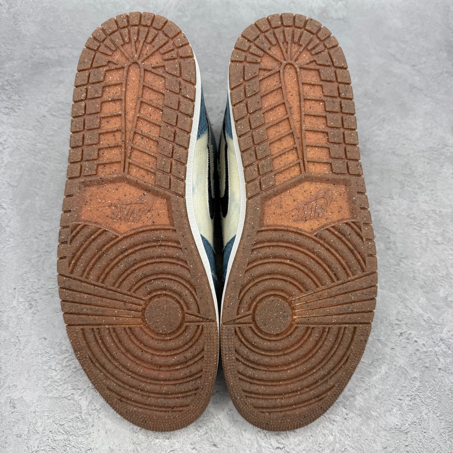 Jordan 1 Retro High OG Denim