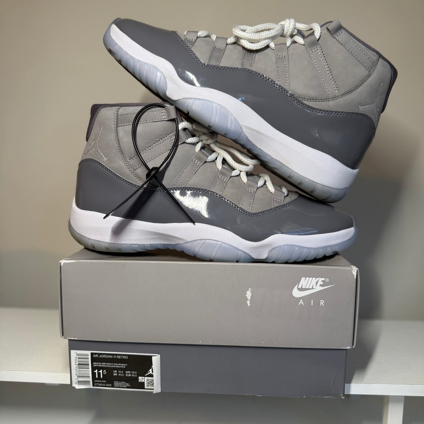 Jordan 11 Retro Cool Grey (2021) *pre-owned* (SIZE 11.5)