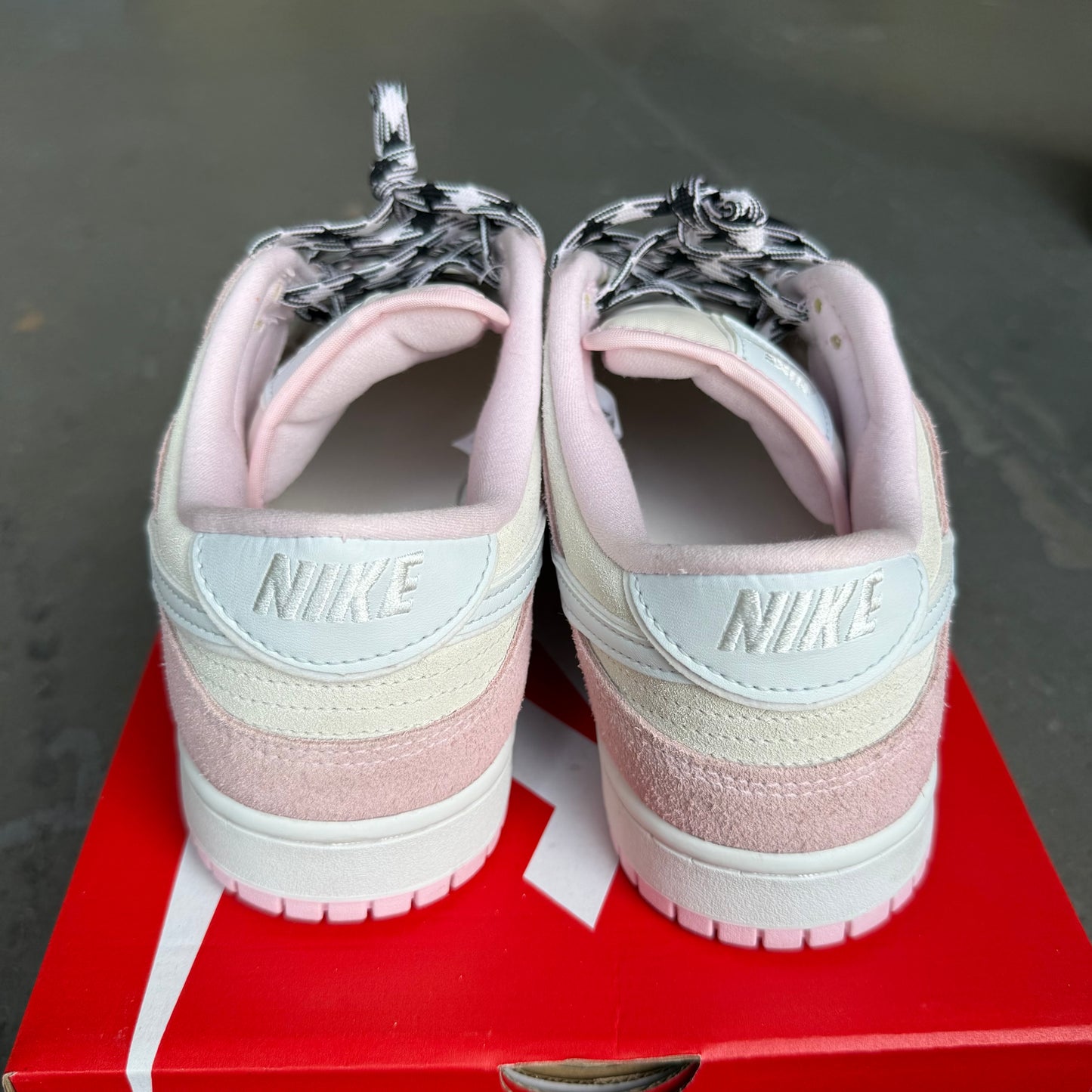 Nike Dunk Low LX Pink Foam (Women's) *pre-owned* VNDS (SIZE 10M / 11.5W)