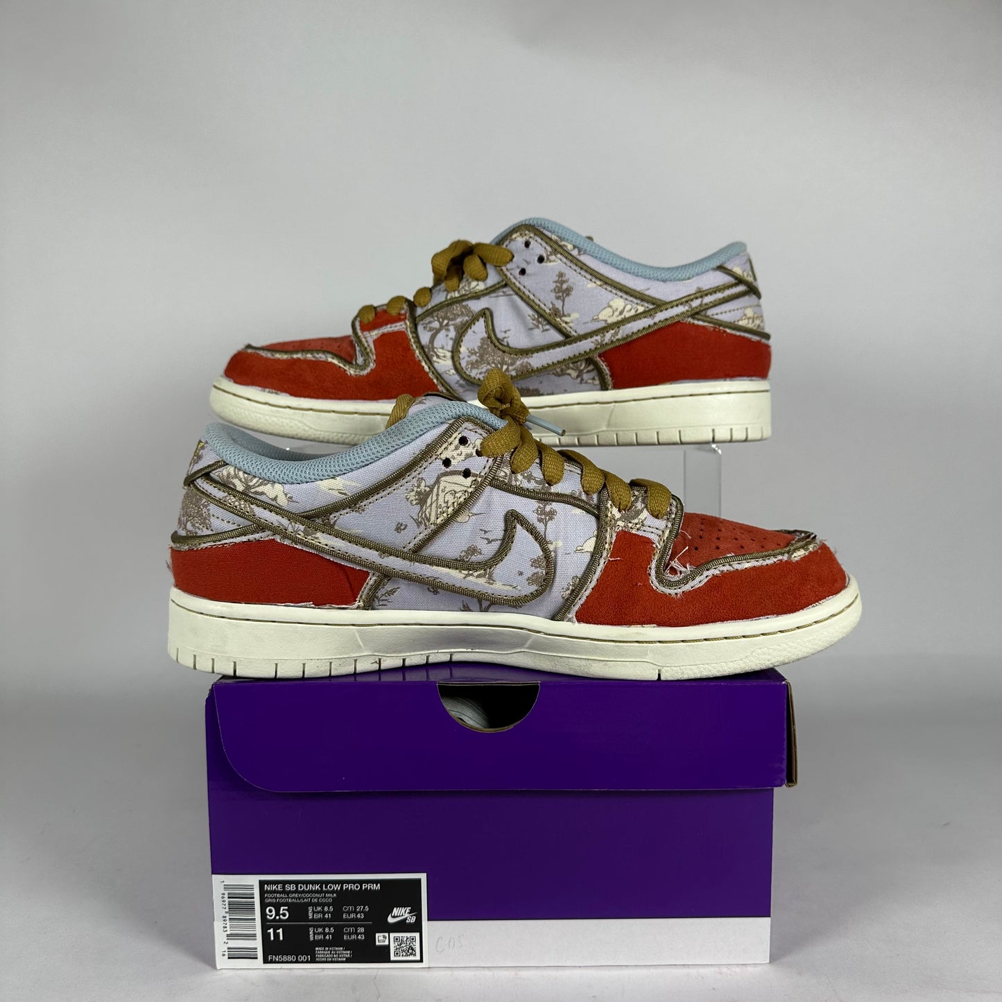 Nike SB Dunk Low City of Style *pre-owned* size 9.5