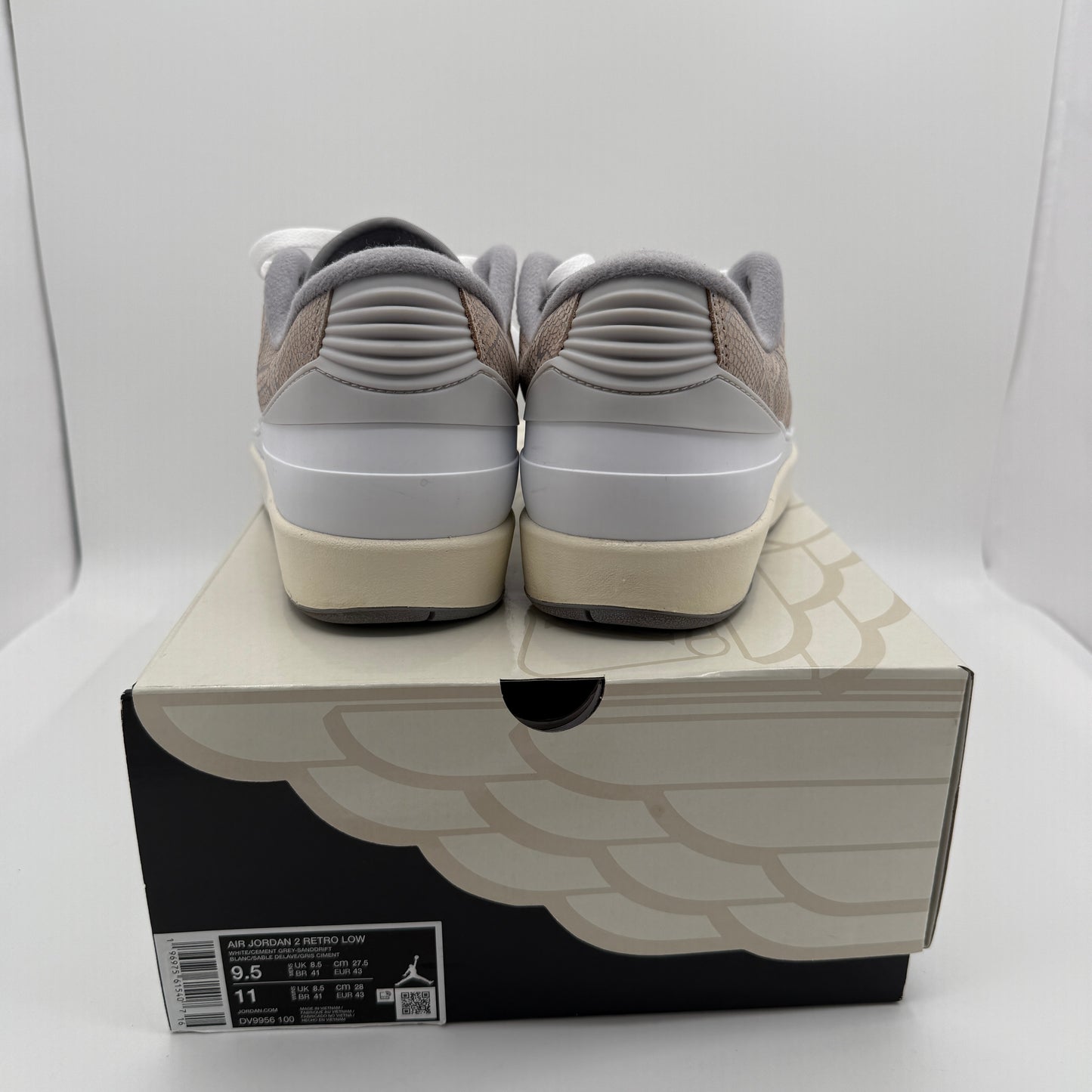 Jordan 2 Retro Low Python *pre-owned* (SIZE 9.5)