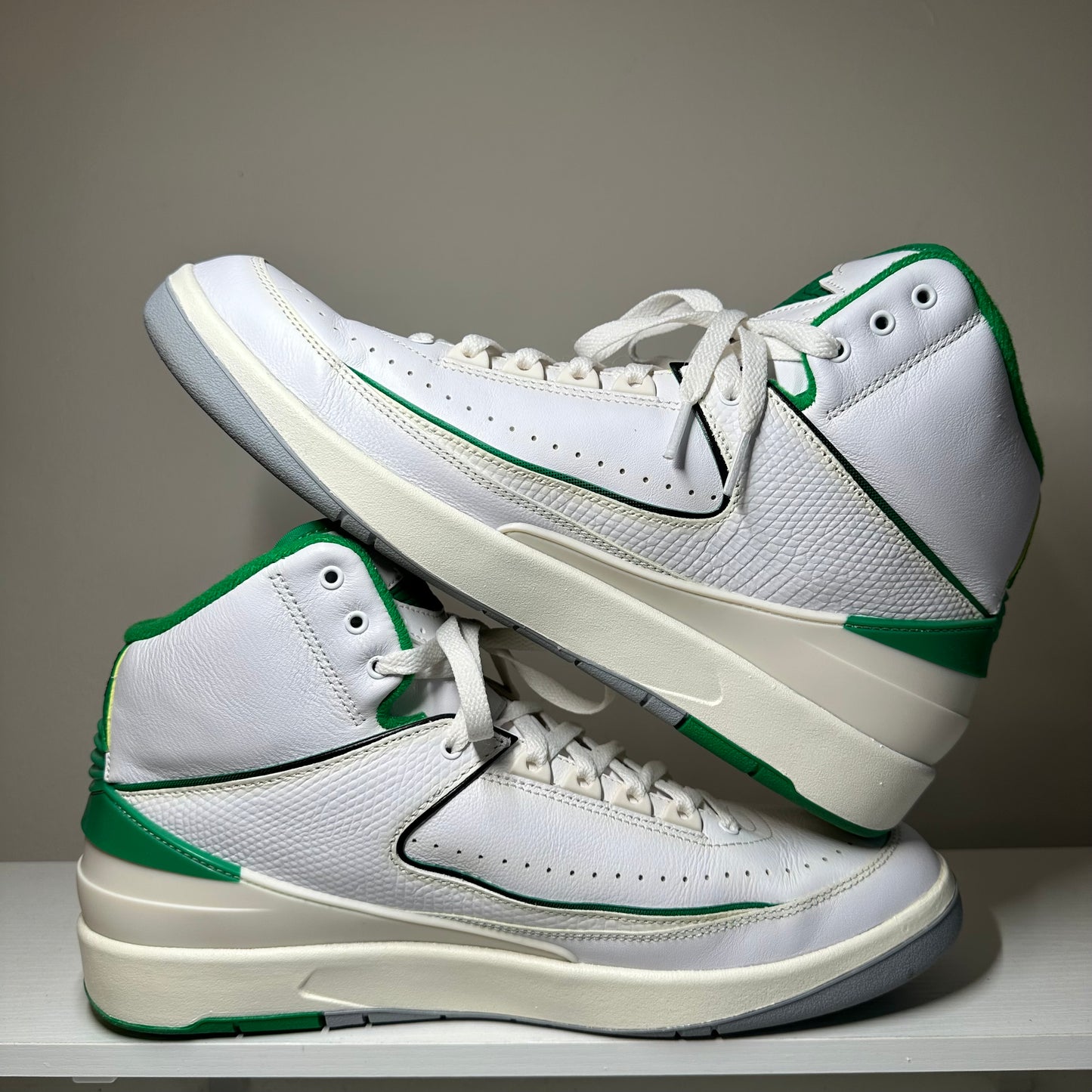 Jordan 2 Retro Lucky Green *pre-owned* (SIZE 12)