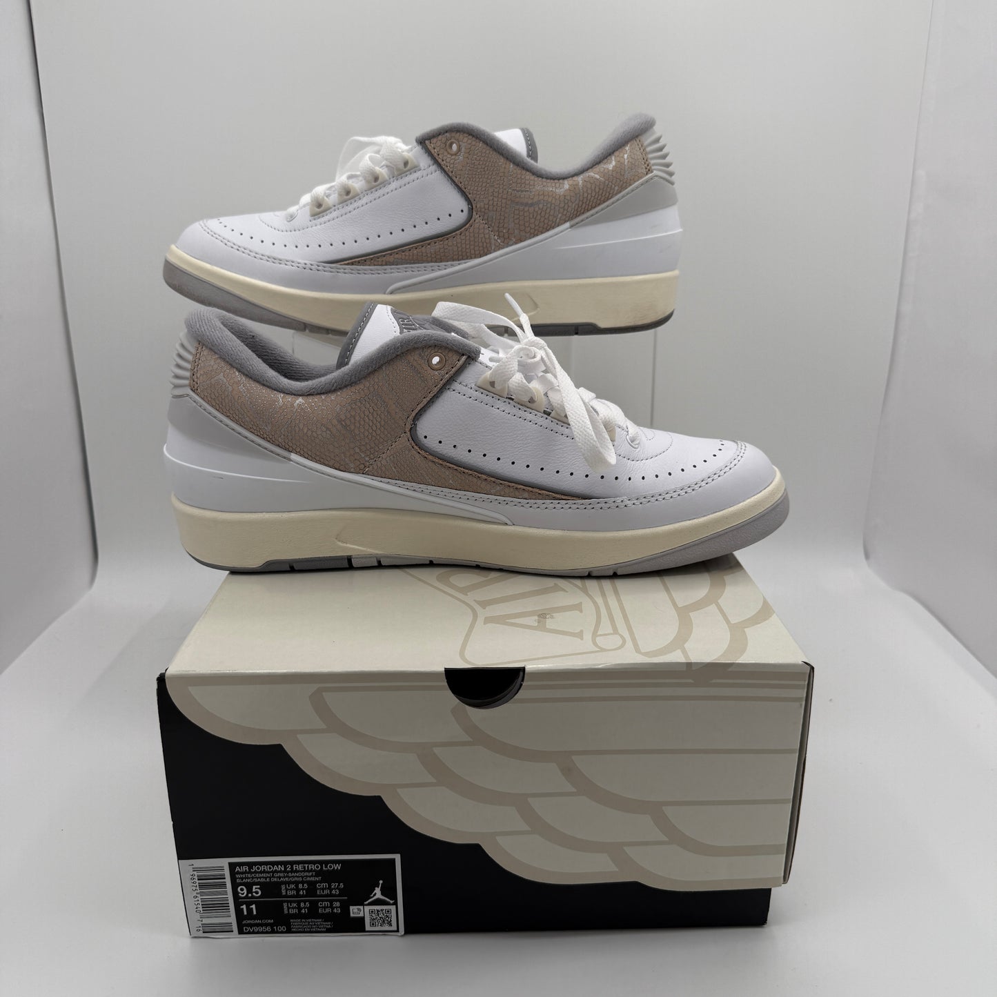 Jordan 2 Retro Low Python *pre-owned* (SIZE 9.5)