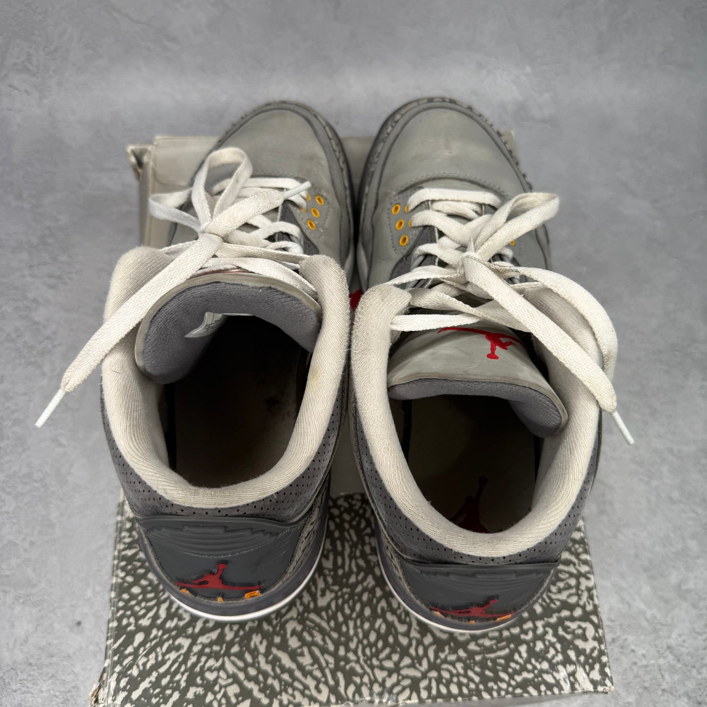 Jordan 3 Retro Cool Grey (2021) *pre-owned* SIZE 10