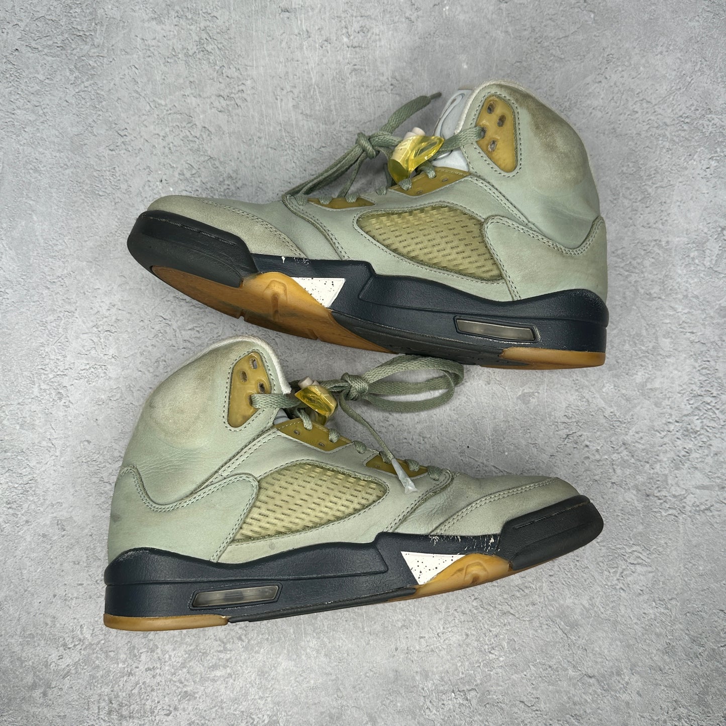 Jordan 5 Retro Jade Horizon *pre-owned* SIZE 8