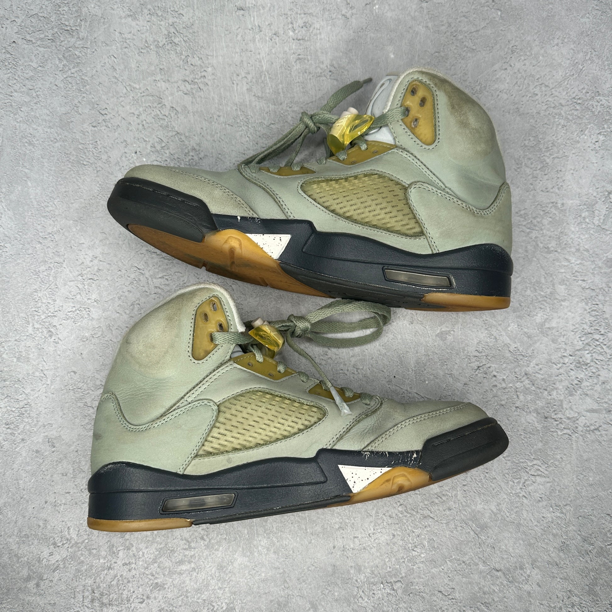 Jordan 5 Retro Jade Horizon *pre-owned* SIZE 8