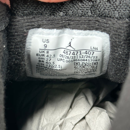 Jordan 14 Retro Laney (2023) *pre-owned* SIZE 9