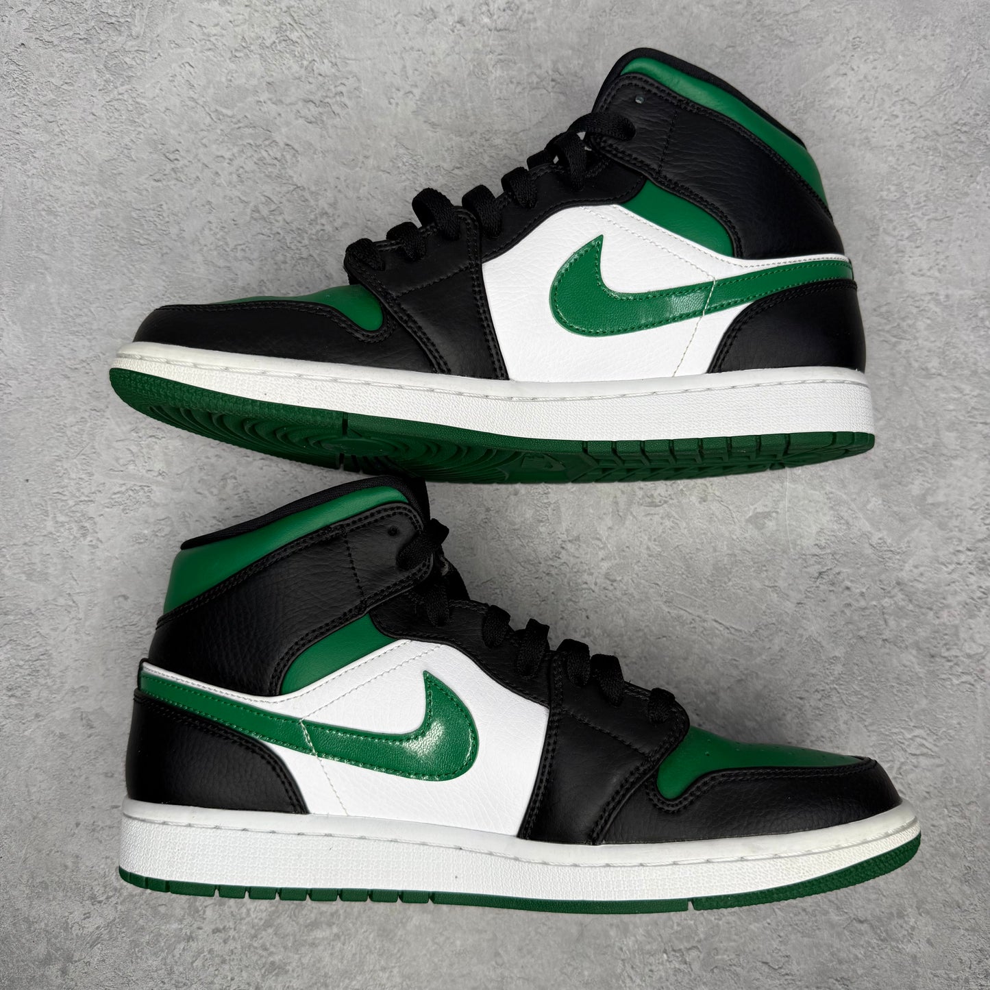 Jordan 1 Mid Green Toe *pre-owned* SIZE 10