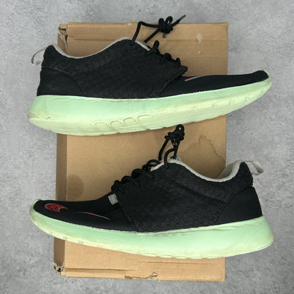 Nike Roshe Run FB Yeezy *pre-owned* SIZE 8