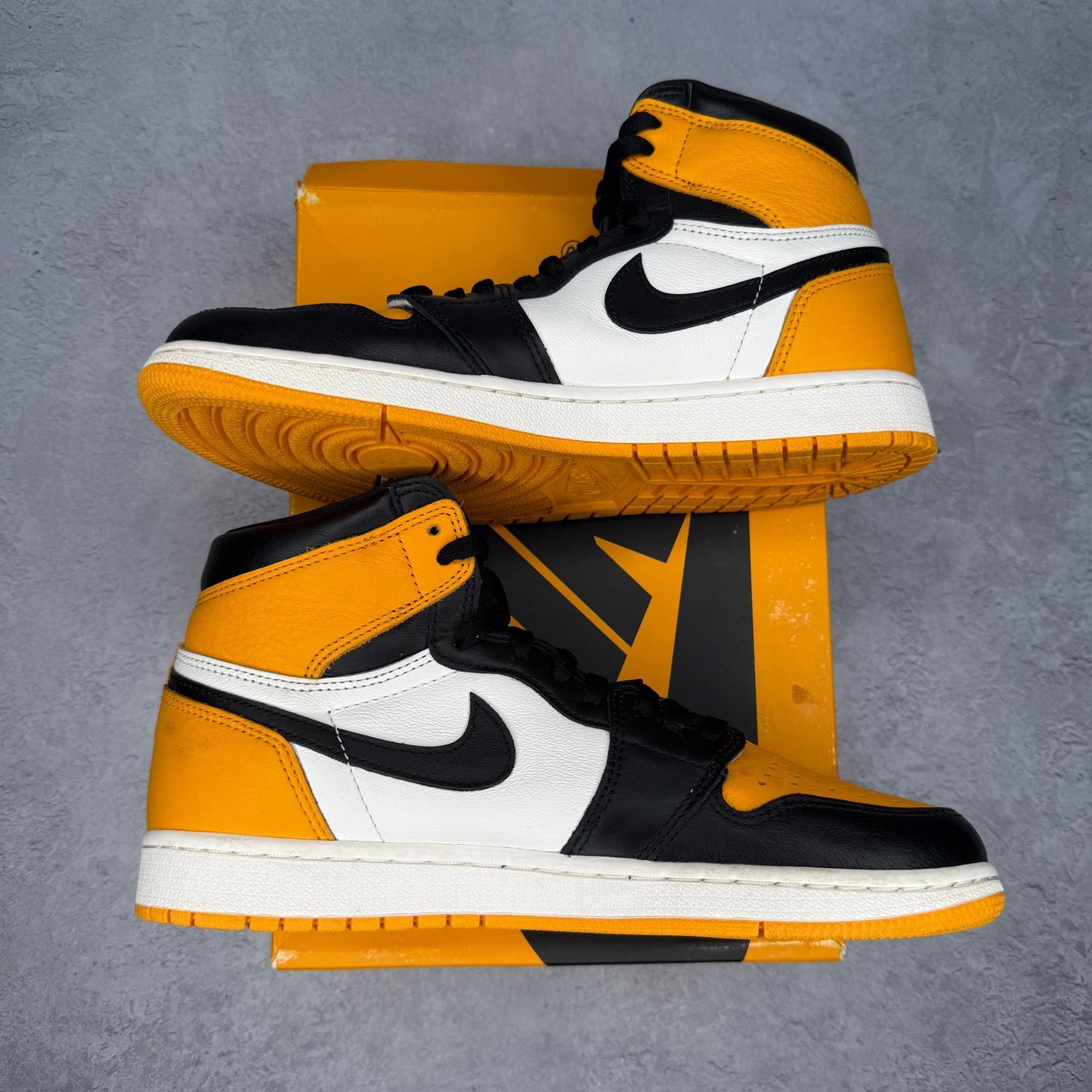 Jordan 1 Retro High OG Taxi *pre - owned* SIZE 9.5 - Kicks Collective PA - Jordan - 555088-711 - Men's Shoes - 9.5M/11W - Pre - Owned