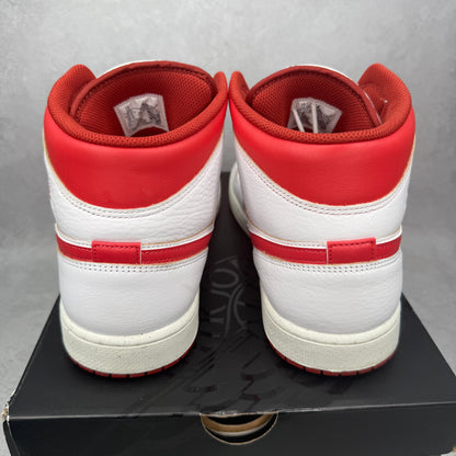 Jordan 1 Mid SE Dune Red *pre-owned* SIZE 13