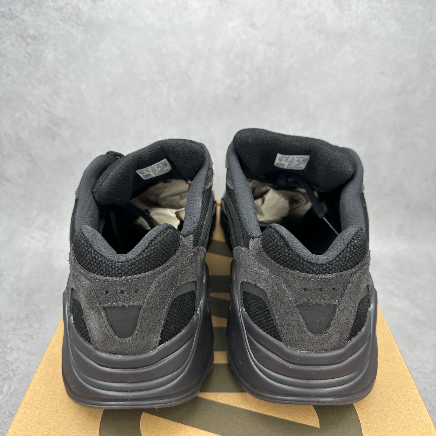 adidas Yeezy Boost 700 V2 Vanta
