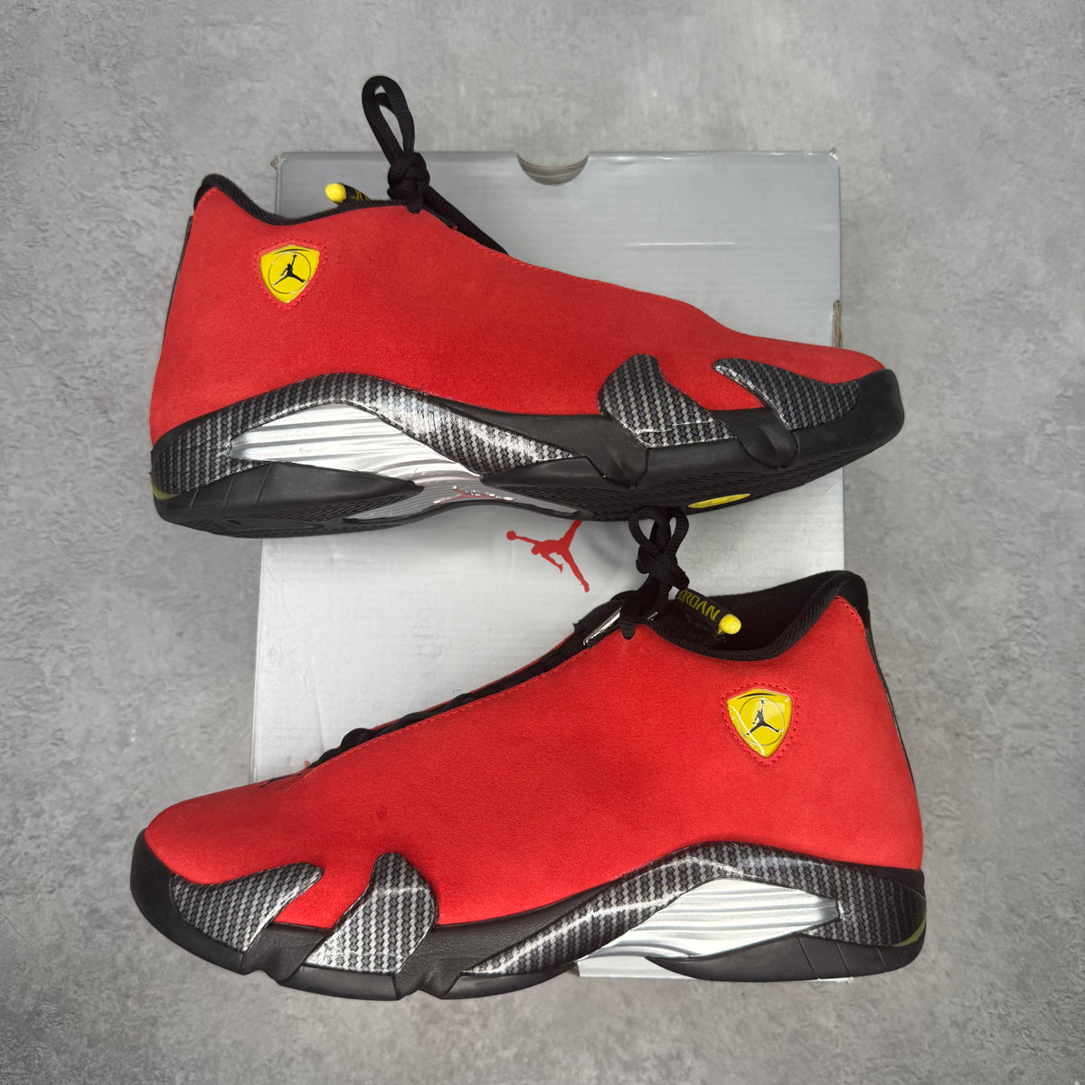 Jordan 14 Retro Ferrari (2025) *pre-owned* SIZE 9.5