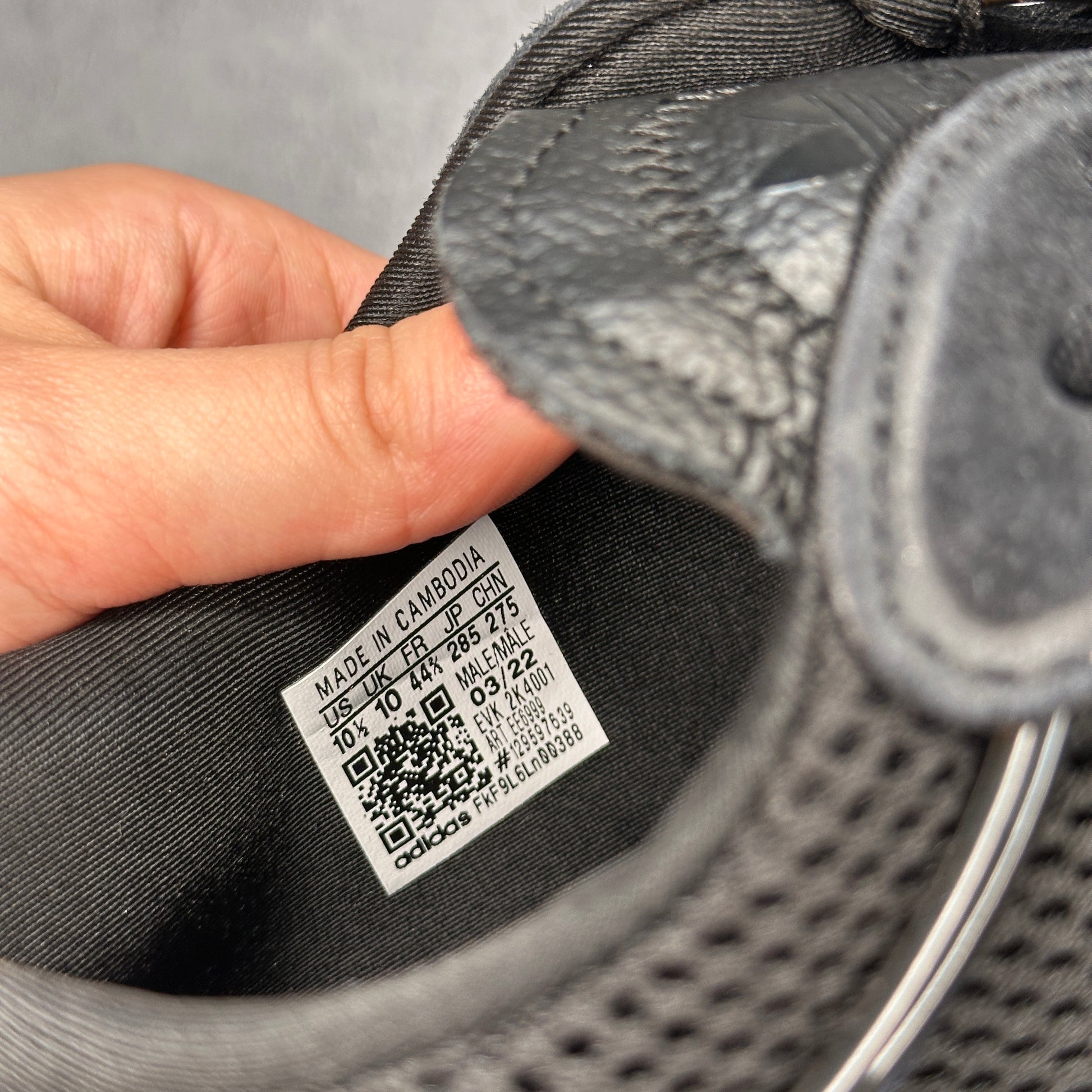 adidas Ozweego Core Black Carbon Mesh