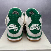 Jordan 4 Retro SB Pine Green *pre-owned* SIZE 9.5