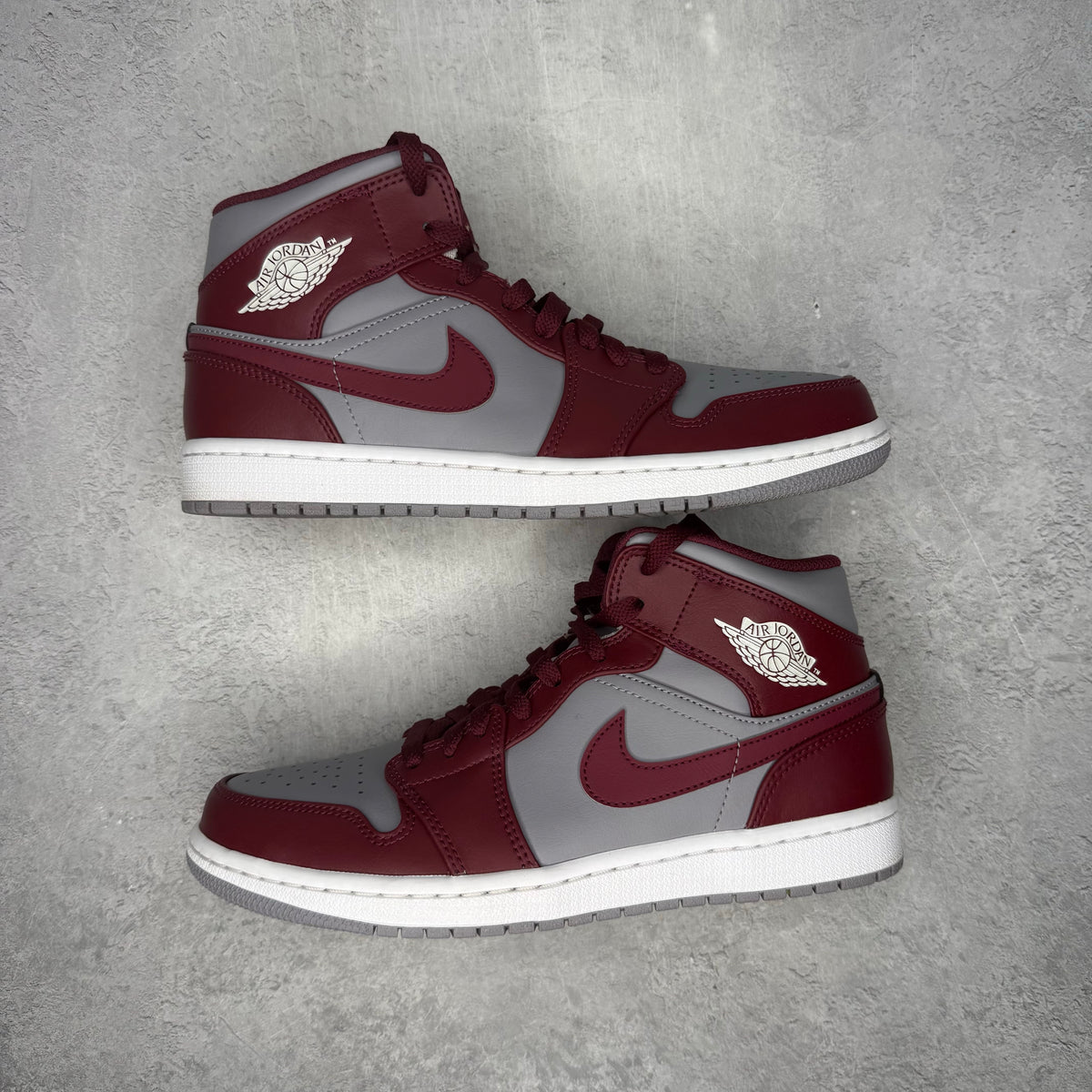 Jordan 1 Mid Cherrywood Red *pre-owned* SIZE 8