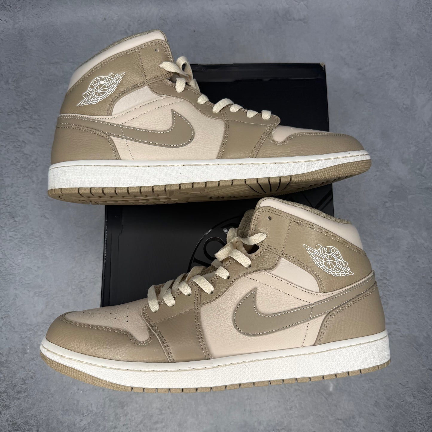 Jordan 1 Mid Legend Light Brown *pre-owned* SIZE 13