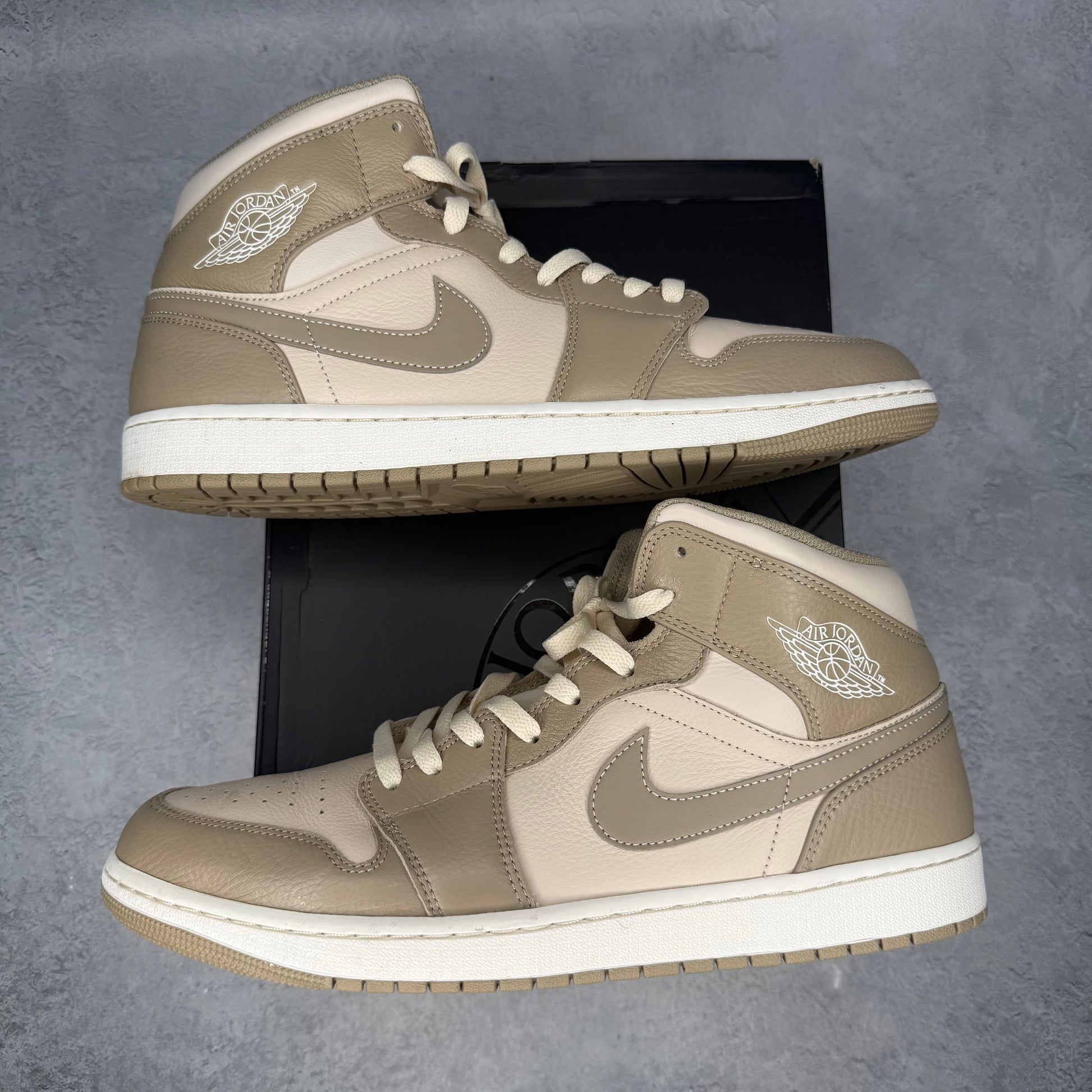 Jordan 1 Mid Legend Light Brown *pre-owned* SIZE 13