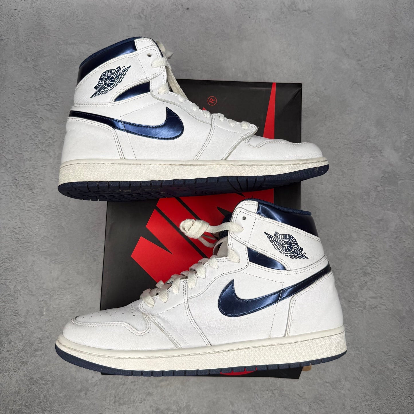 Jordan 1 High Metallic Navy 2016 *pre - owned* SIZE 11 - Kicks Collective PA - Jordan - 555088-106 - Men's Shoes - 11M/12.5W - Pre - Owned