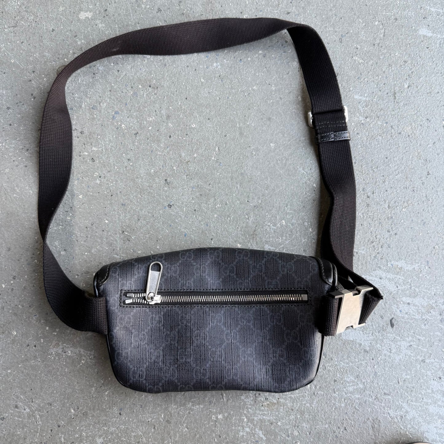 Gucci Black GG Supreme Canvas Small Interlocking G Belt Bag *pre-owned*