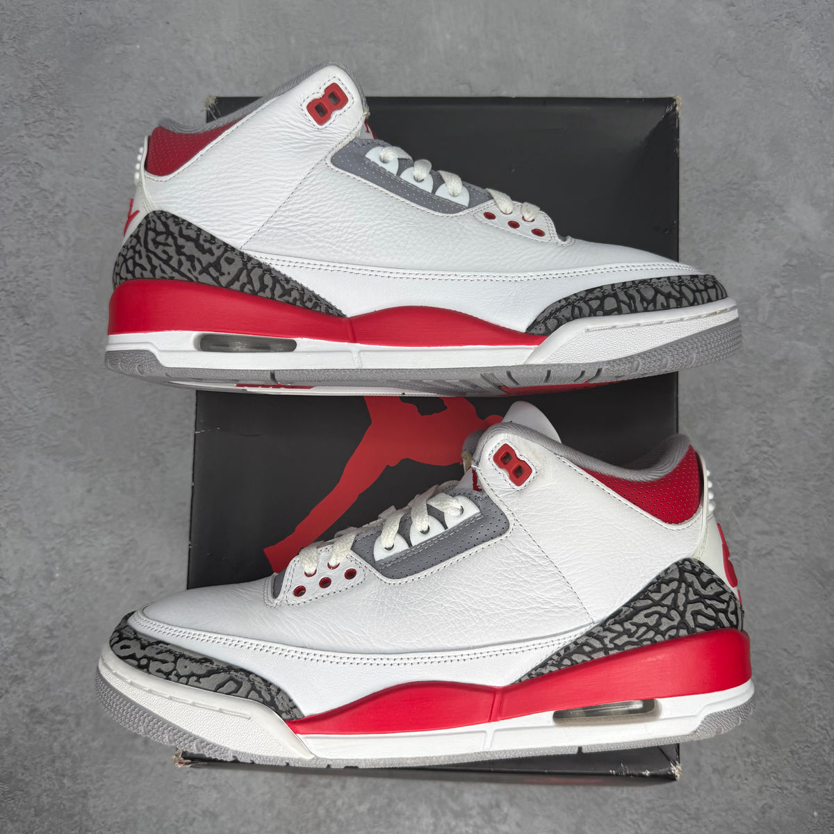 Jordan 3 Retro Fire Red (2022) *pre-owned* SIZE 10.5