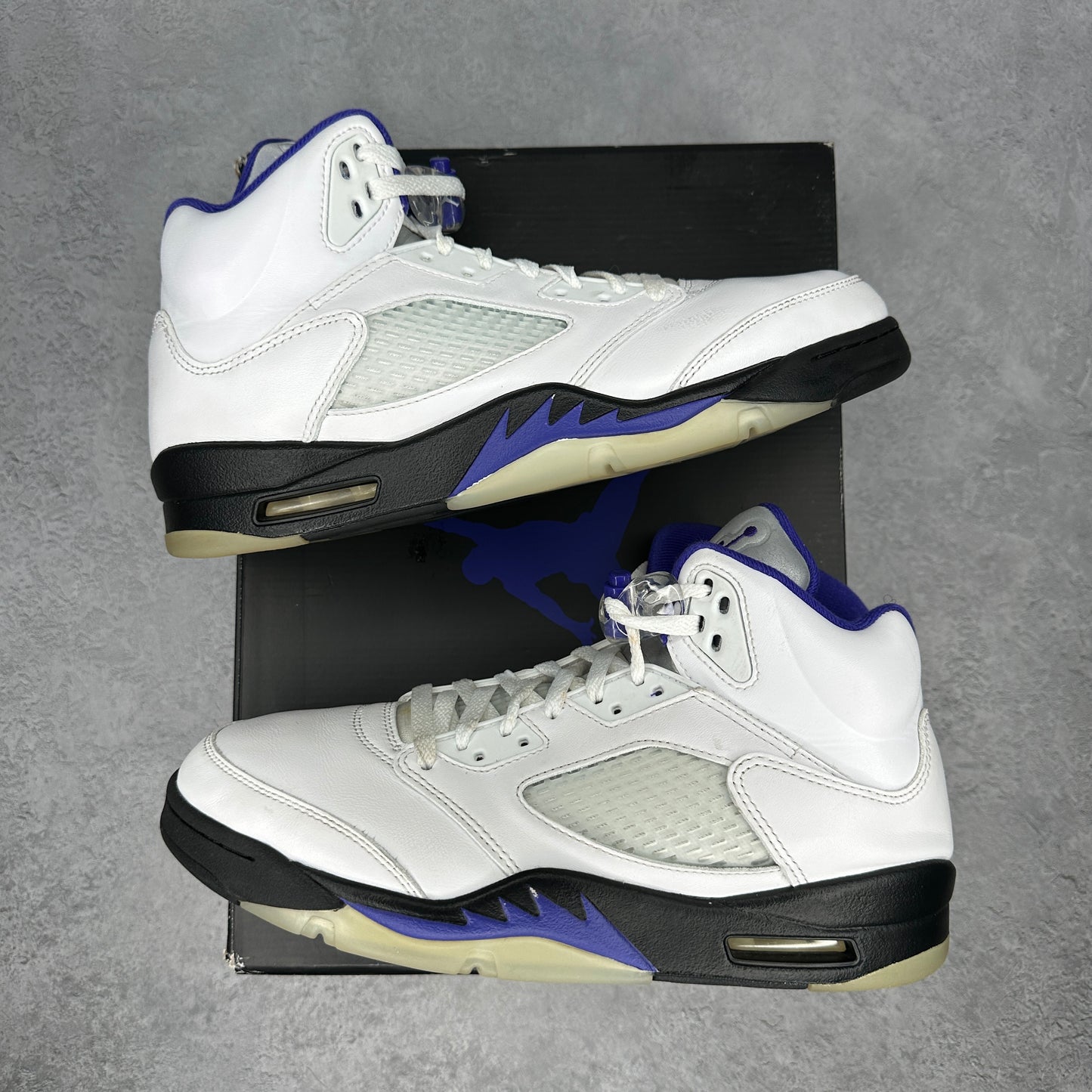 Jordan 5 Retro Dark Concord *pre-owned* SIZE 10.5