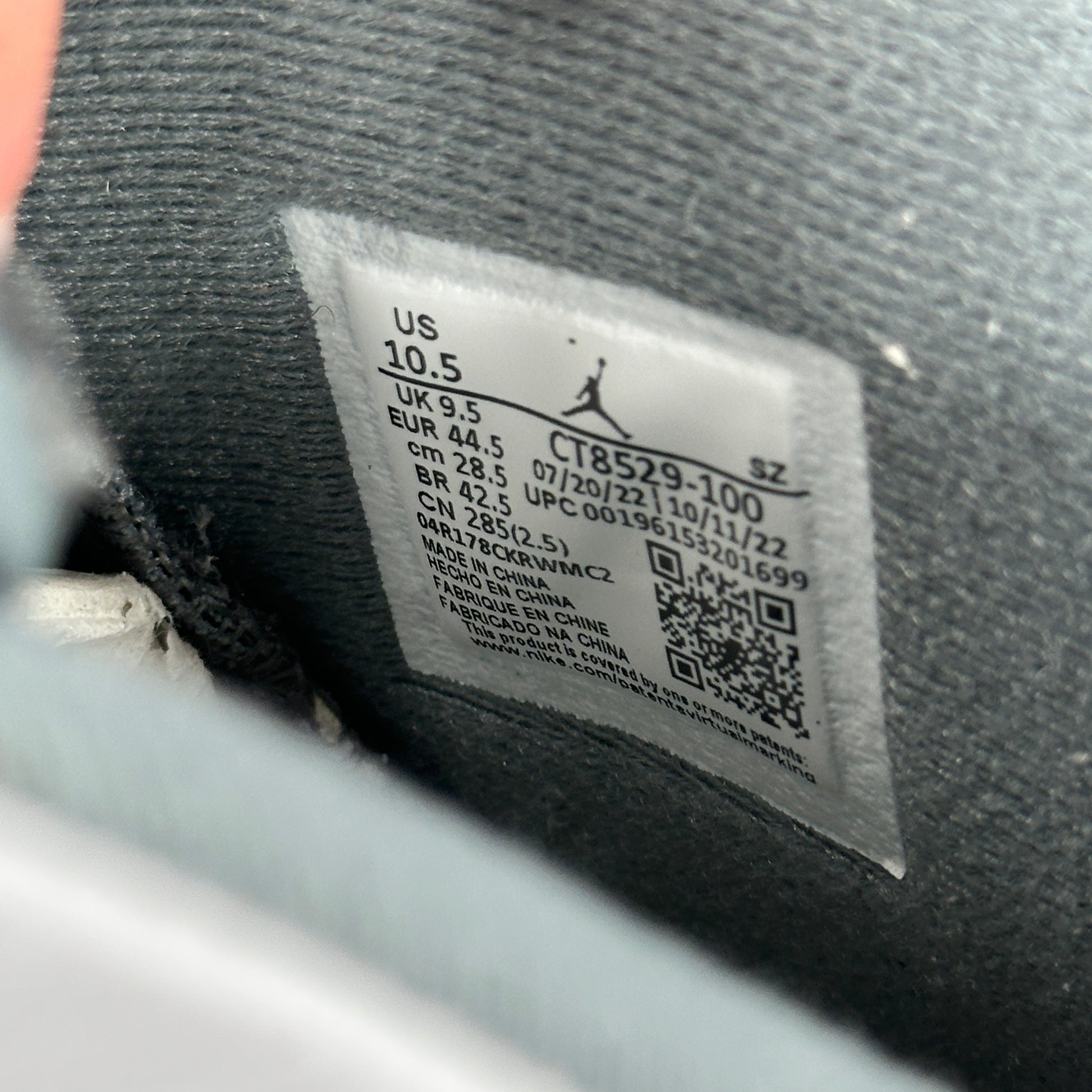 Jordan 6 Retro Cool Grey *pre-owned* SIZE 10.5