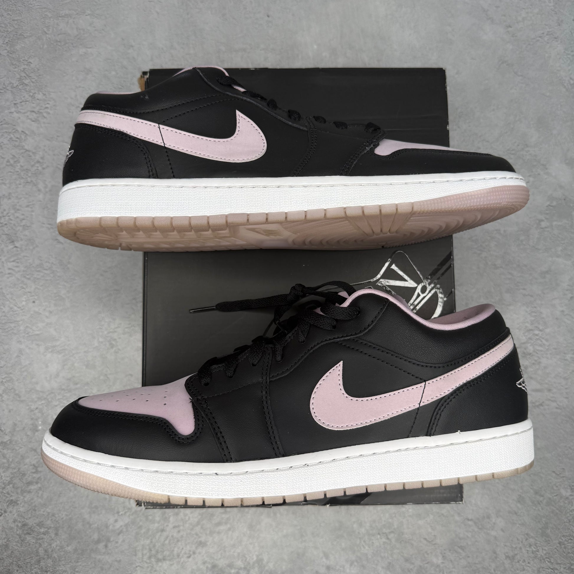 Jordan 1 Low SE Black Iced Lilac *pre-owned* SIZE 13