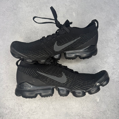 Nike Air VaporMax Flyknit 3.0 Triple Black *pre-owned* SIZE 11.5