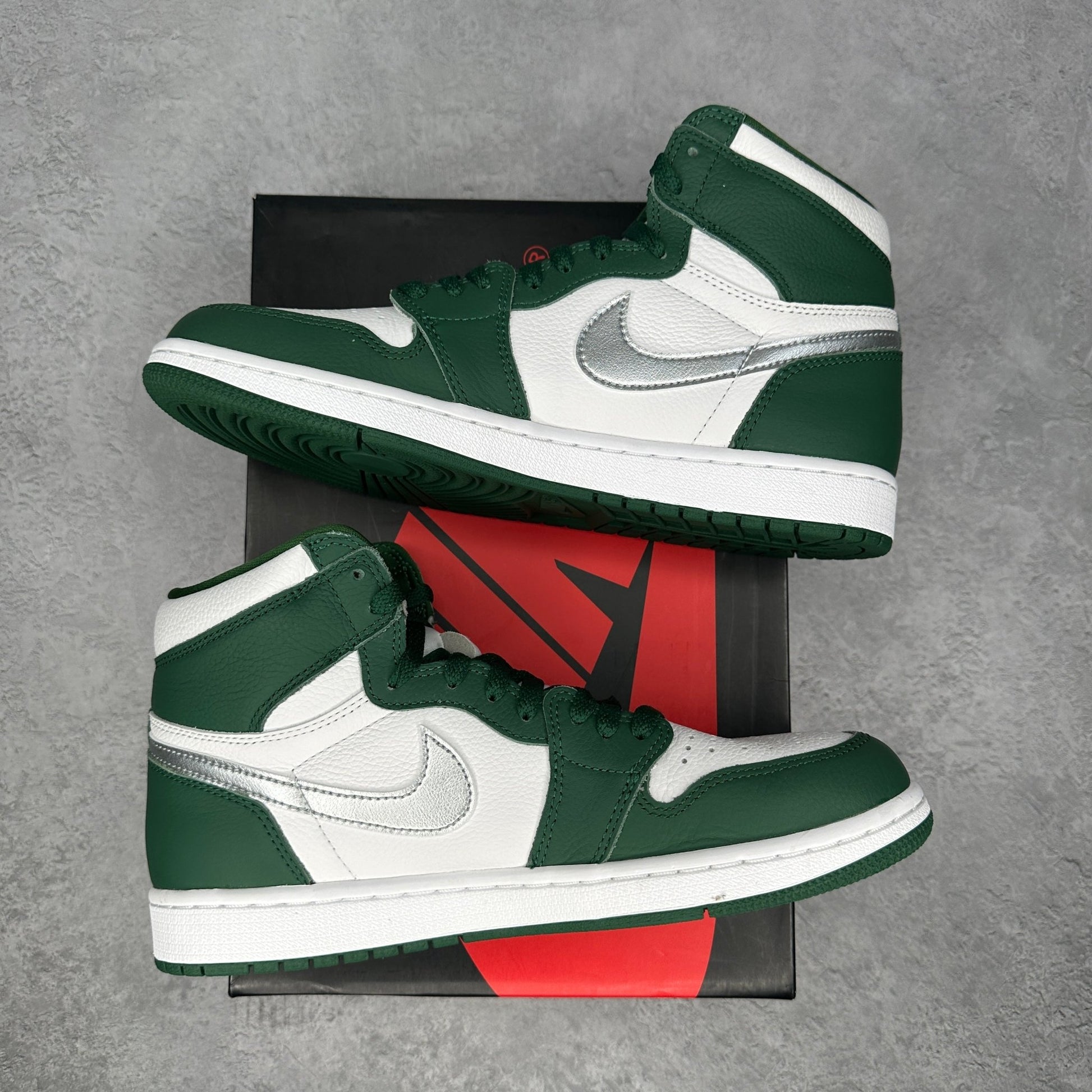 Jordan 1 Retro High OG Gorge Green *pre - owned* SIZE 9.5 - Kicks Collective PA - Jordan - DZ5485-303 - Men's Shoes - 9.5M/11W - Pre - Owned