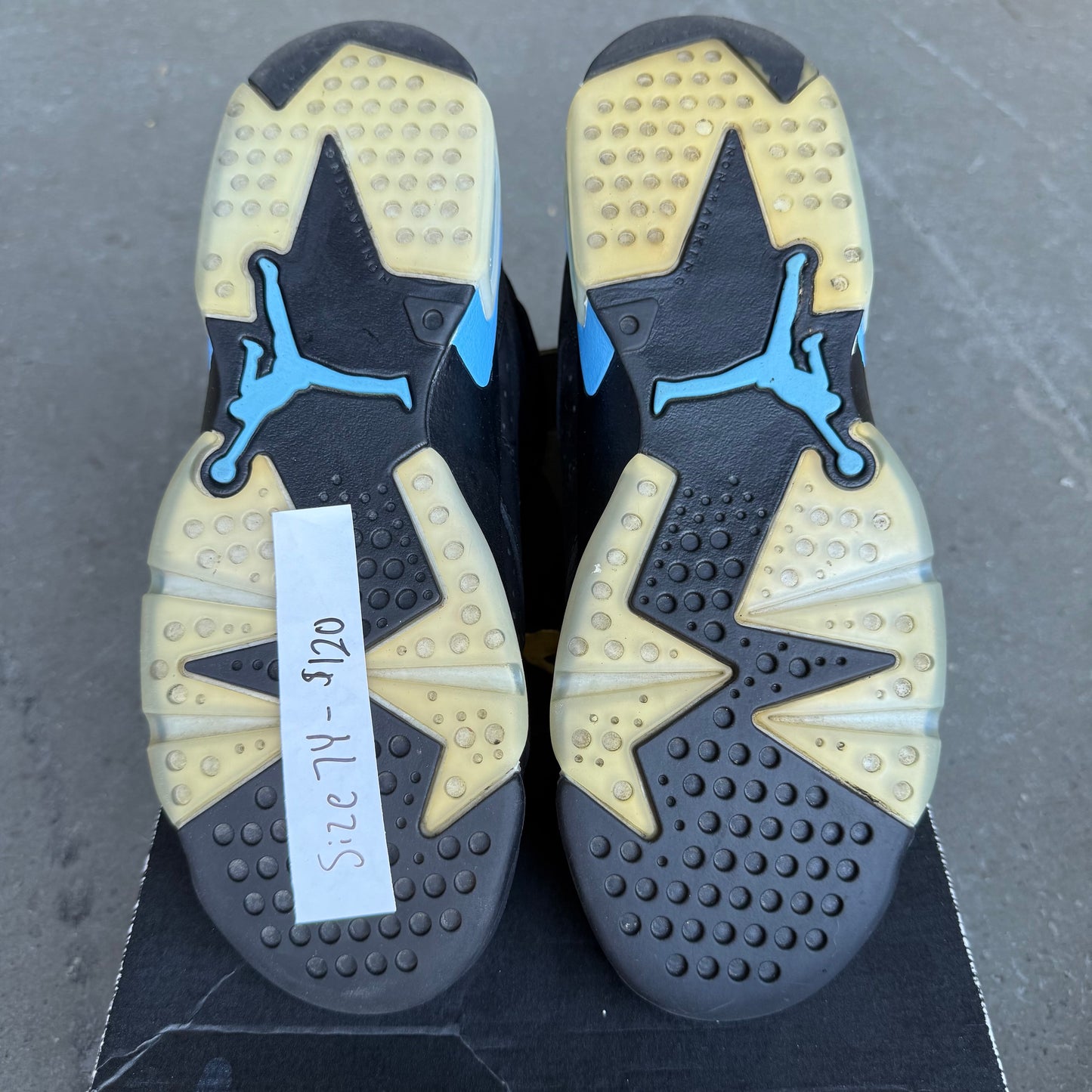 Jordan 6 Retro UNC (GS) *pre-owned* (SIZE 7Y)