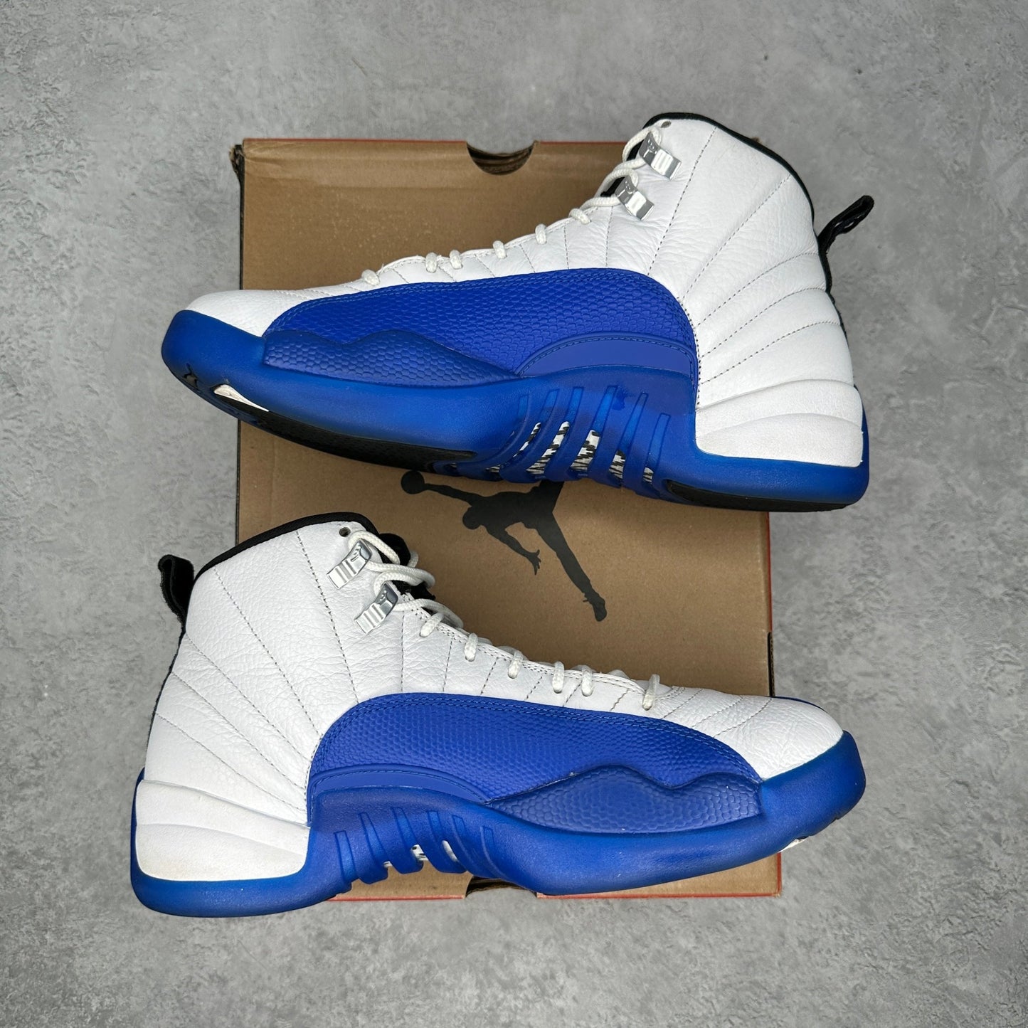 Jordan 12 Retro Blueberry *pre - owned* SIZE 9 - Kicks Collective PA - Jordan - CT8013-140 - Men's Shoes - 9M/10.5W - Pre - Owned